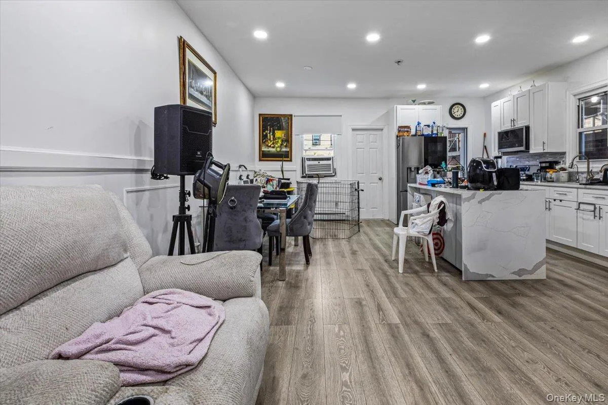 10351 101st Street, New York, NY, 3 Bedrooms Bedrooms, 7 Rooms Rooms,2 BathroomsBathrooms,Residential,For Rent,101st,0,1052592 10351 101st Street, New York, NY, 3 Bedrooms Bedrooms, 7 Rooms Rooms,2 BathroomsBathrooms,Residential,For Rent,101st,0,1052592