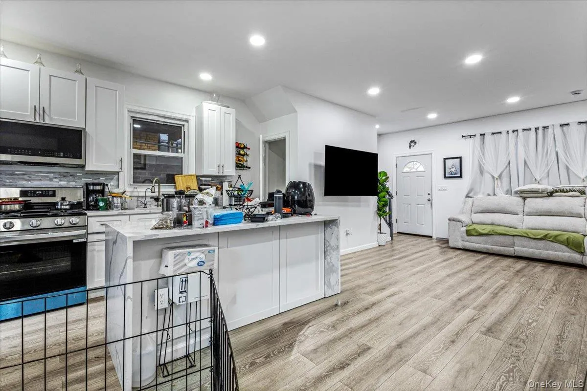 10351 101st Street, New York, NY, 3 Bedrooms Bedrooms, 7 Rooms Rooms,2 BathroomsBathrooms,Residential,For Rent,101st,0,1052592 10351 101st Street, New York, NY, 3 Bedrooms Bedrooms, 7 Rooms Rooms,2 BathroomsBathrooms,Residential,For Rent,101st,0,1052592