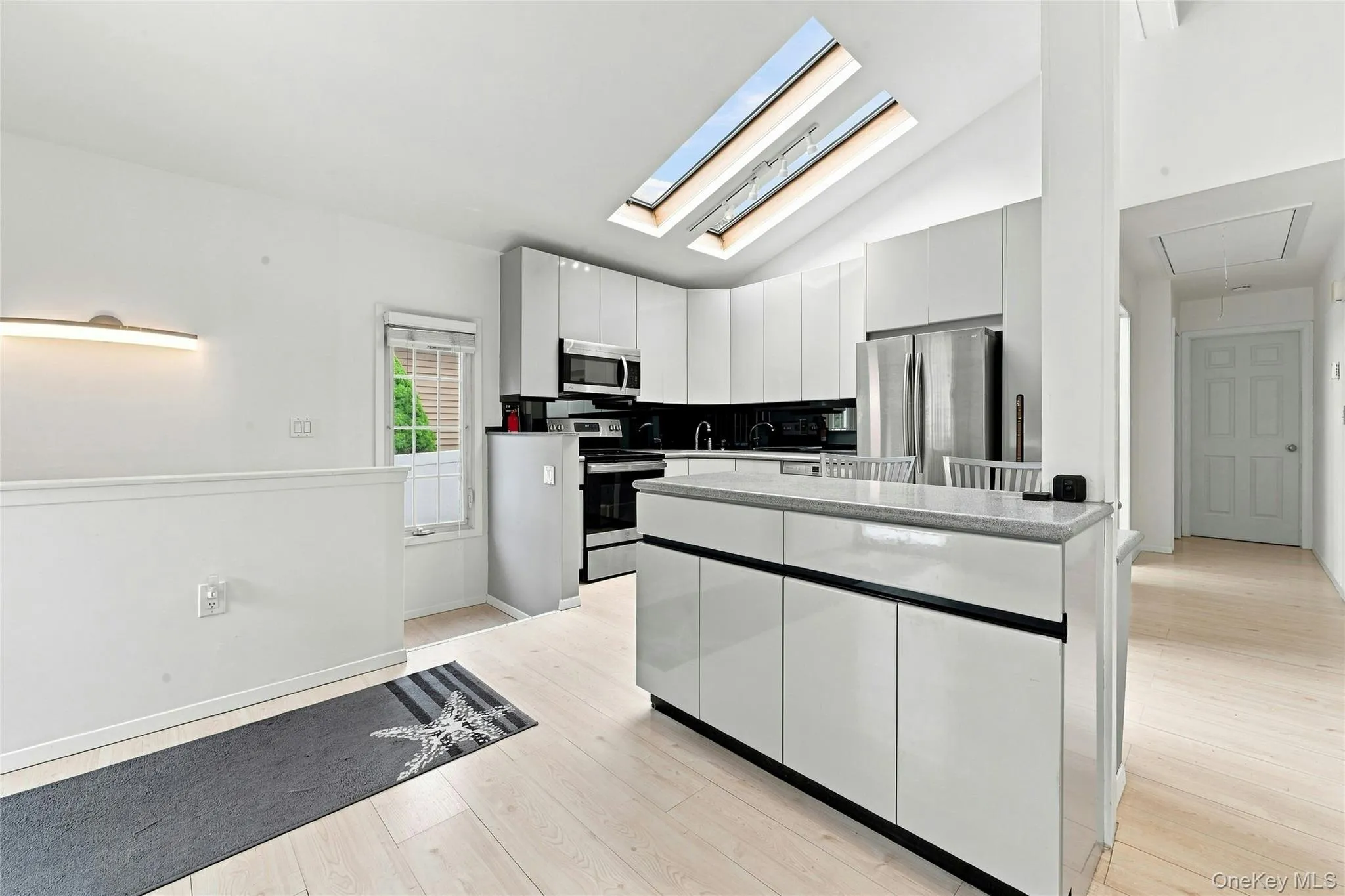 128 Walnut Road, Smithtown, NY, 3 Bedrooms Bedrooms, 5 Rooms Rooms,1 BathroomBathrooms,Residential,For Rent,Walnut,0,1052609 128 Walnut Road, Smithtown, NY, 3 Bedrooms Bedrooms, 5 Rooms Rooms,1 BathroomBathrooms,Residential,For Rent,Walnut,0,1052609