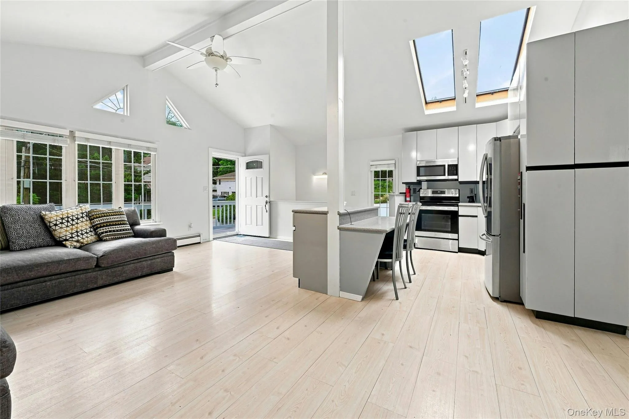 128 Walnut Road, Smithtown, NY, 3 Bedrooms Bedrooms, 5 Rooms Rooms,1 BathroomBathrooms,Residential,For Rent,Walnut,0,1052609 128 Walnut Road, Smithtown, NY, 3 Bedrooms Bedrooms, 5 Rooms Rooms,1 BathroomBathrooms,Residential,For Rent,Walnut,0,1052609