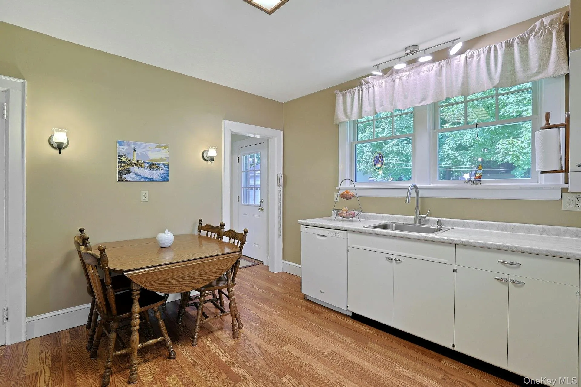 39 Orchard Drive, Ossining, NY, 4 Bedrooms Bedrooms, 8 Rooms Rooms,1 BathroomBathrooms,Residential,For Rent,Orchard,0,1052611 39 Orchard Drive, Ossining, NY, 4 Bedrooms Bedrooms, 8 Rooms Rooms,1 BathroomBathrooms,Residential,For Rent,Orchard,0,1052611