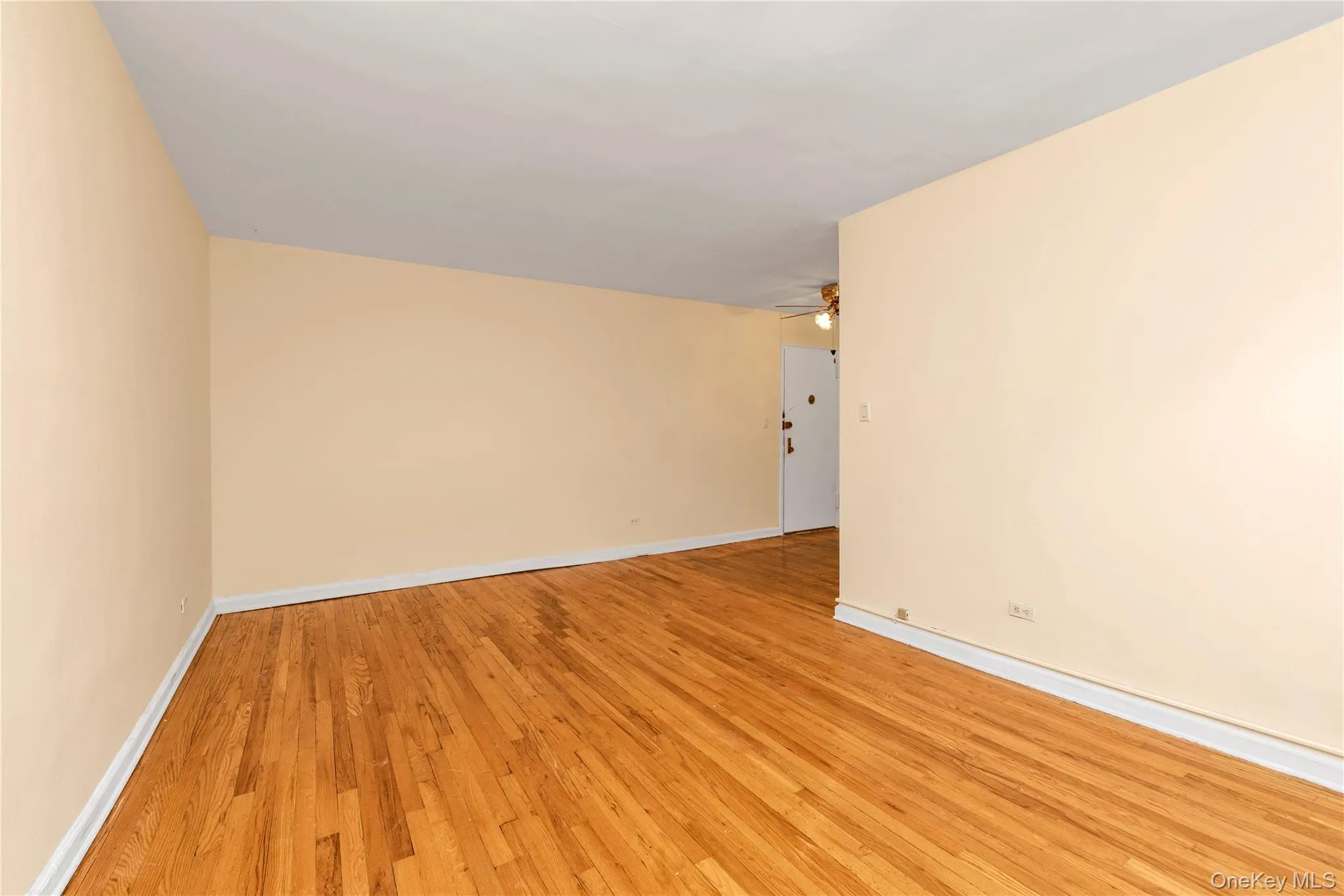 141-60 84th Road, New York, NY, 1 Bedroom Bedrooms, 4 Rooms Rooms,1 BathroomBathrooms,Residential,For Rent,84th,0,1052616 141-60 84th Road, New York, NY, 1 Bedroom Bedrooms, 4 Rooms Rooms,1 BathroomBathrooms,Residential,For Rent,84th,0,1052616