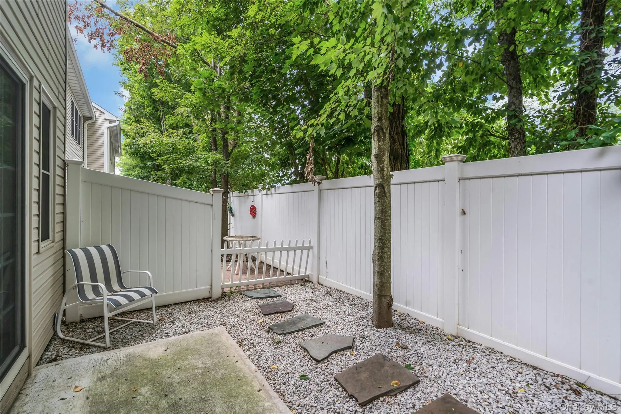 176 Merrick Road, Babylon, NY, 2 Bedrooms Bedrooms, 5 Rooms Rooms,1 BathroomBathrooms,Residential,For Rent,Merrick,0,1052621 176 Merrick Road, Babylon, NY, 2 Bedrooms Bedrooms, 5 Rooms Rooms,1 BathroomBathrooms,Residential,For Rent,Merrick,0,1052621