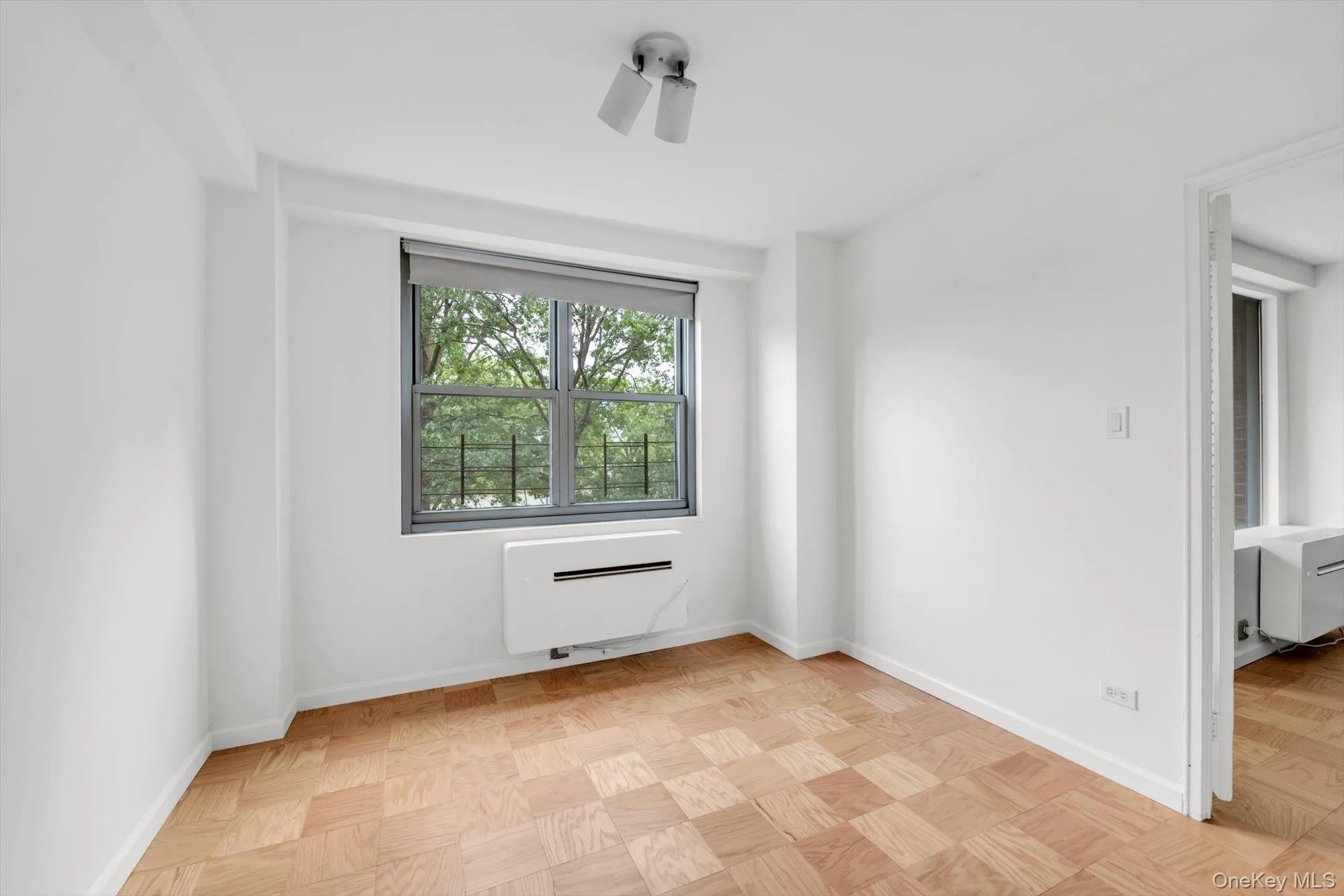 61-20 Grand Central Parkway, New York, NY, 1 Bedroom Bedrooms, 4 Rooms Rooms,1 BathroomBathrooms,Residential,For Rent,Grand Central,0,1052628 61-20 Grand Central Parkway, New York, NY, 1 Bedroom Bedrooms, 4 Rooms Rooms,1 BathroomBathrooms,Residential,For Rent,Grand Central,0,1052628