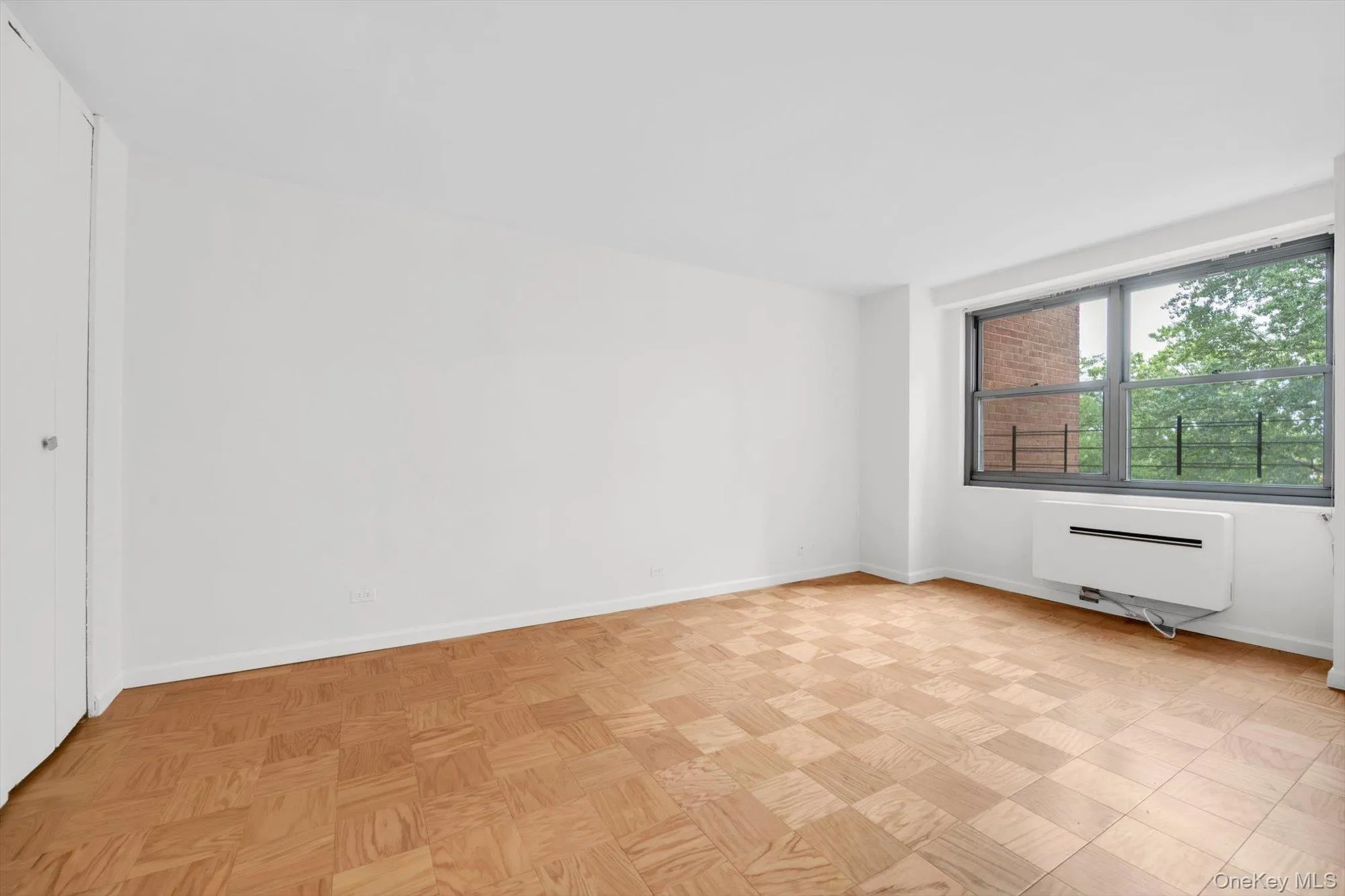 61-20 Grand Central Parkway, New York, NY, 1 Bedroom Bedrooms, 4 Rooms Rooms,1 BathroomBathrooms,Residential,For Rent,Grand Central,0,1052628 61-20 Grand Central Parkway, New York, NY, 1 Bedroom Bedrooms, 4 Rooms Rooms,1 BathroomBathrooms,Residential,For Rent,Grand Central,0,1052628
