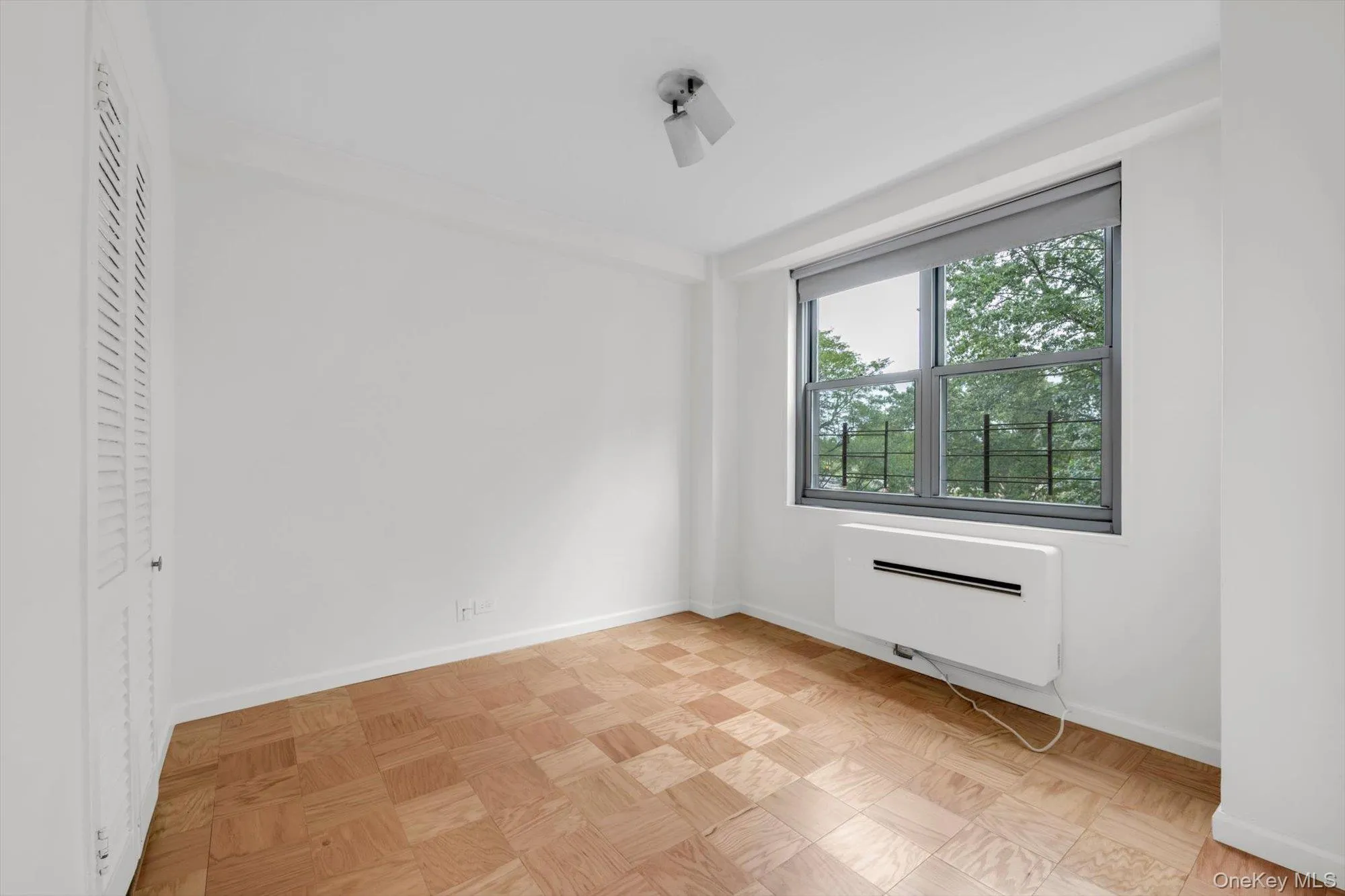 61-20 Grand Central Parkway, New York, NY, 1 Bedroom Bedrooms, 4 Rooms Rooms,1 BathroomBathrooms,Residential,For Rent,Grand Central,0,1052628 61-20 Grand Central Parkway, New York, NY, 1 Bedroom Bedrooms, 4 Rooms Rooms,1 BathroomBathrooms,Residential,For Rent,Grand Central,0,1052628