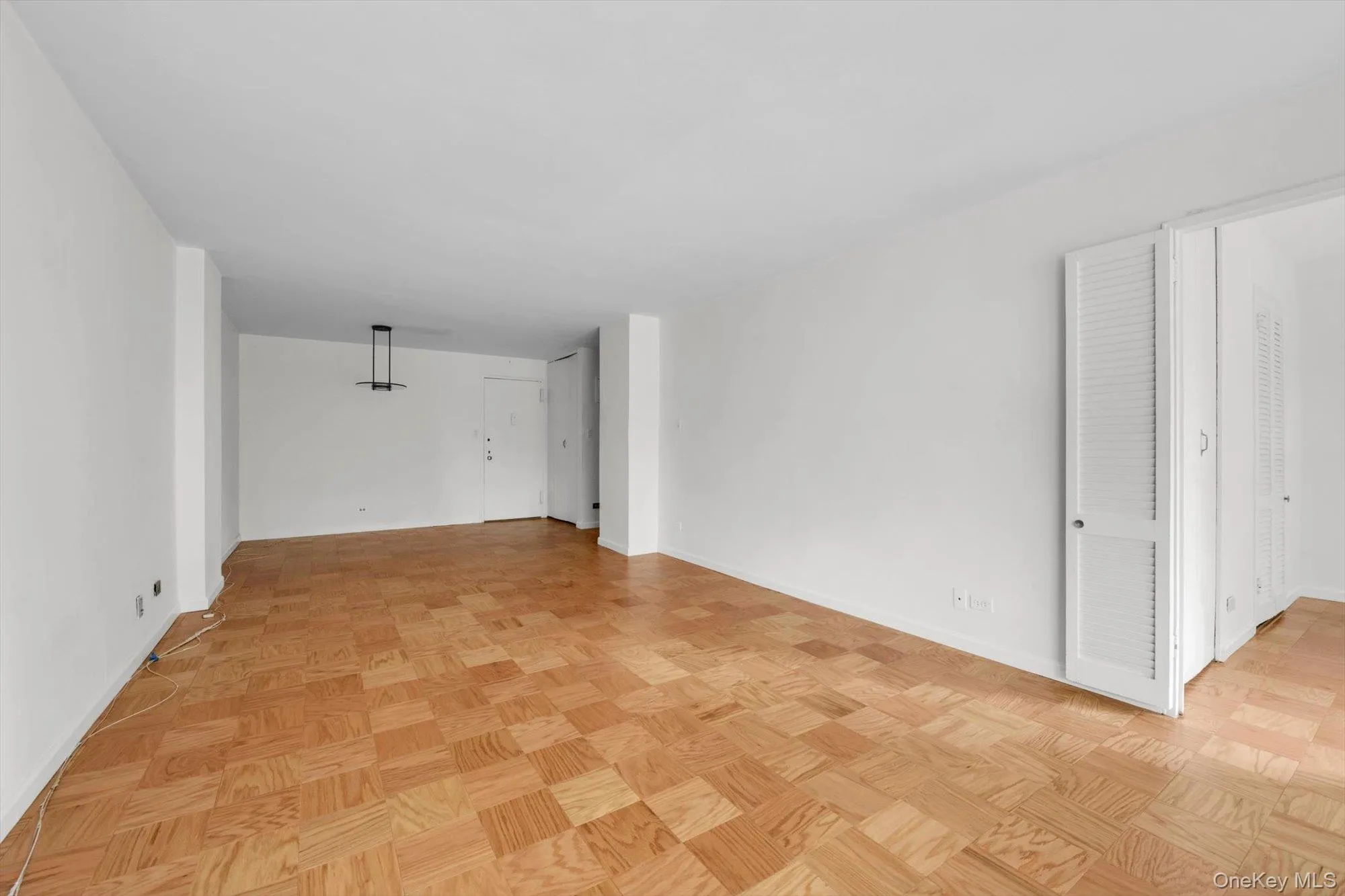 61-20 Grand Central Parkway, New York, NY, 1 Bedroom Bedrooms, 4 Rooms Rooms,1 BathroomBathrooms,Residential,For Rent,Grand Central,0,1052628 61-20 Grand Central Parkway, New York, NY, 1 Bedroom Bedrooms, 4 Rooms Rooms,1 BathroomBathrooms,Residential,For Rent,Grand Central,0,1052628