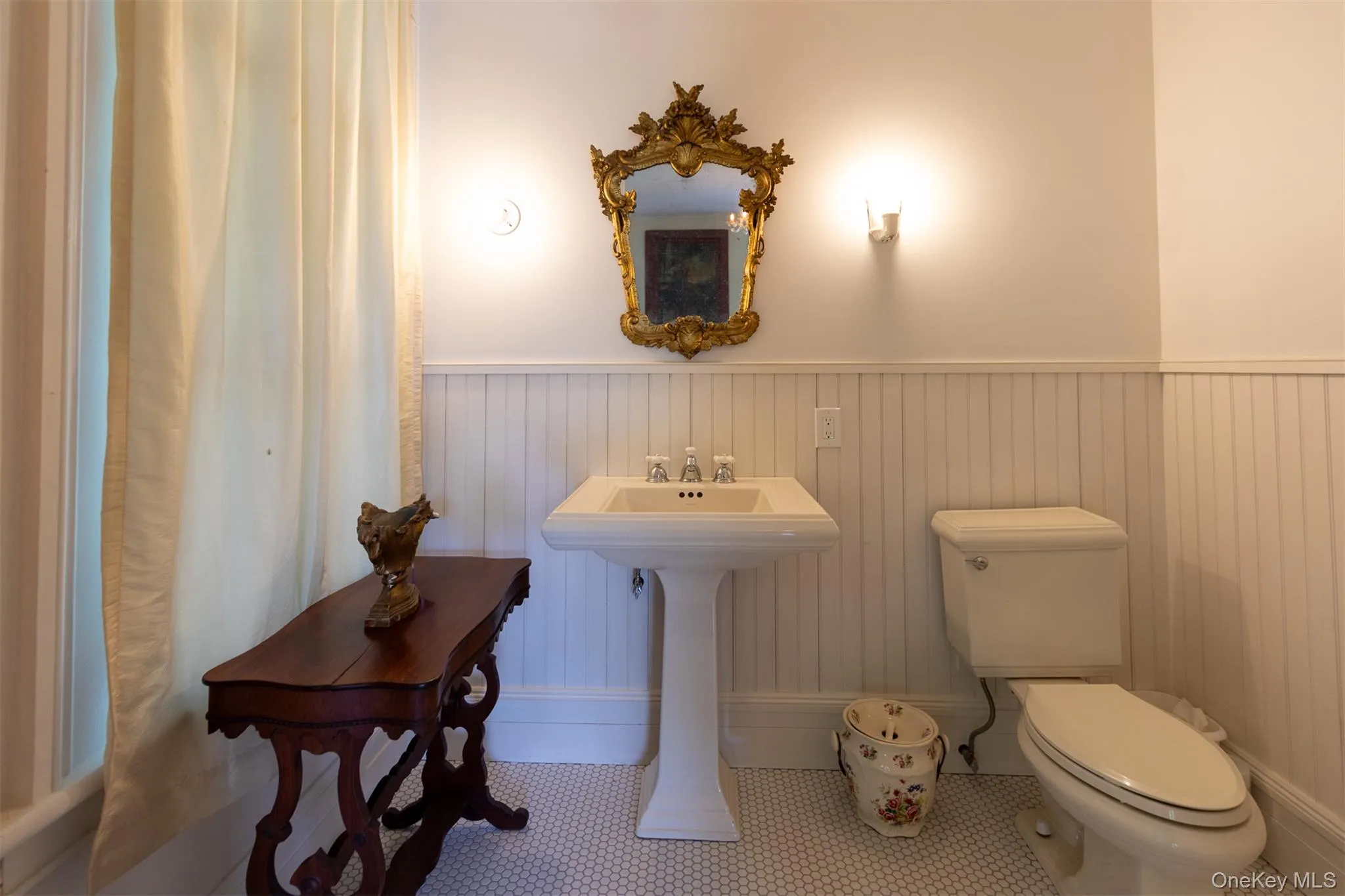 Downstairs 1/2bath Downstairs 1/2bath
