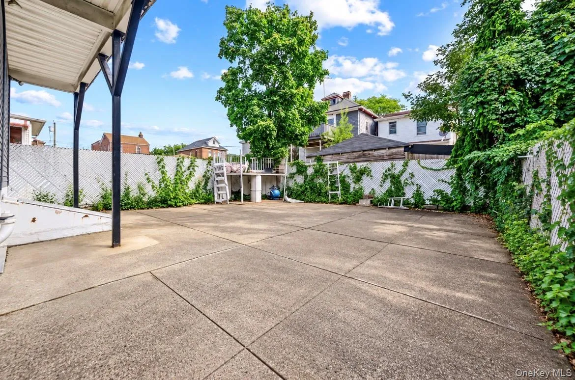 950 Edison Avenue, New York, NY, 3 Bedrooms Bedrooms, 6 Rooms Rooms,3 BathroomsBathrooms,Residential,For Rent,Edison,0,1052633 950 Edison Avenue, New York, NY, 3 Bedrooms Bedrooms, 6 Rooms Rooms,3 BathroomsBathrooms,Residential,For Rent,Edison,0,1052633