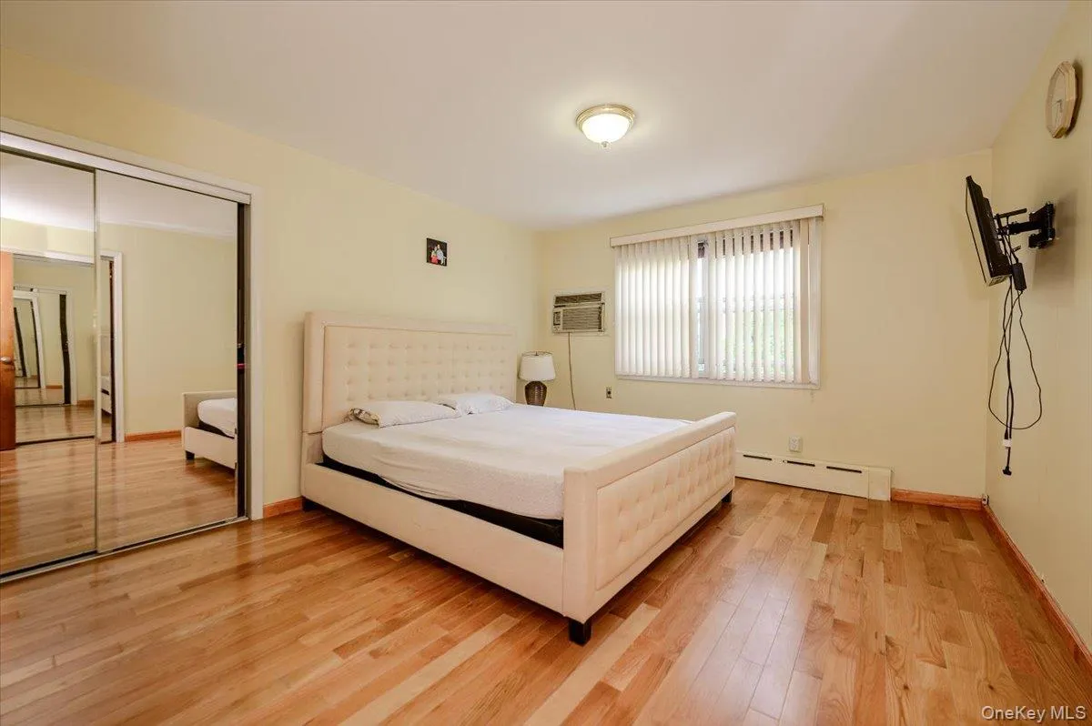 950 Edison Avenue, New York, NY, 3 Bedrooms Bedrooms, 6 Rooms Rooms,3 BathroomsBathrooms,Residential,For Rent,Edison,0,1052633 950 Edison Avenue, New York, NY, 3 Bedrooms Bedrooms, 6 Rooms Rooms,3 BathroomsBathrooms,Residential,For Rent,Edison,0,1052633