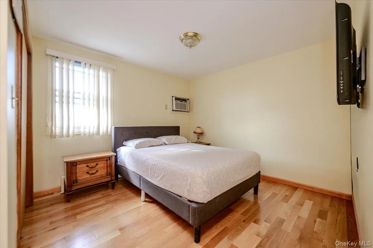 950 Edison Avenue, New York, NY, 3 Bedrooms Bedrooms, 6 Rooms Rooms,3 BathroomsBathrooms,Residential,For Rent,Edison,0,1052633 950 Edison Avenue, New York, NY, 3 Bedrooms Bedrooms, 6 Rooms Rooms,3 BathroomsBathrooms,Residential,For Rent,Edison,0,1052633