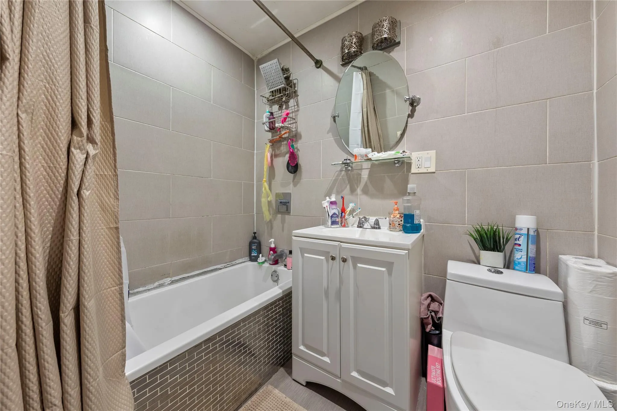 368 Balcom Avenue, New York, NY, 6 Bedrooms Bedrooms, 10 Rooms Rooms,3 BathroomsBathrooms,Residential,For Rent,Balcom,0,1052640 368 Balcom Avenue, New York, NY, 6 Bedrooms Bedrooms, 10 Rooms Rooms,3 BathroomsBathrooms,Residential,For Rent,Balcom,0,1052640
