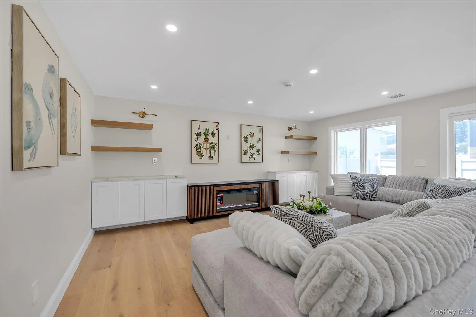 22 Miller Circle, Oyster Bay, NY, 6 Bedrooms Bedrooms, 14 Rooms Rooms,5 BathroomsBathrooms,Residential,For Rent,Miller,0,1052642 22 Miller Circle, Oyster Bay, NY, 6 Bedrooms Bedrooms, 14 Rooms Rooms,5 BathroomsBathrooms,Residential,For Rent,Miller,0,1052642