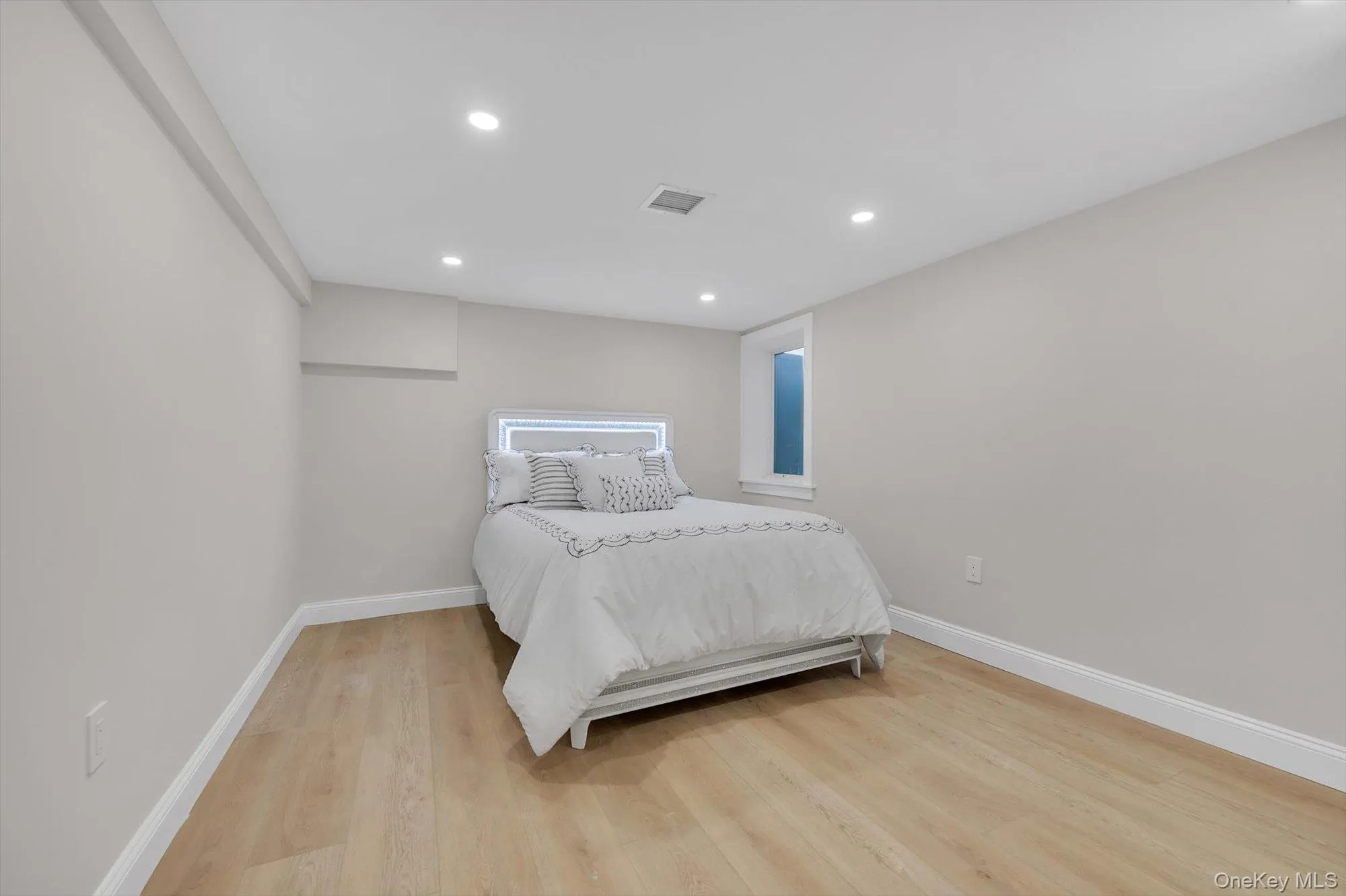 22 Miller Circle, Oyster Bay, NY, 6 Bedrooms Bedrooms, 14 Rooms Rooms,5 BathroomsBathrooms,Residential,For Rent,Miller,0,1052642 22 Miller Circle, Oyster Bay, NY, 6 Bedrooms Bedrooms, 14 Rooms Rooms,5 BathroomsBathrooms,Residential,For Rent,Miller,0,1052642