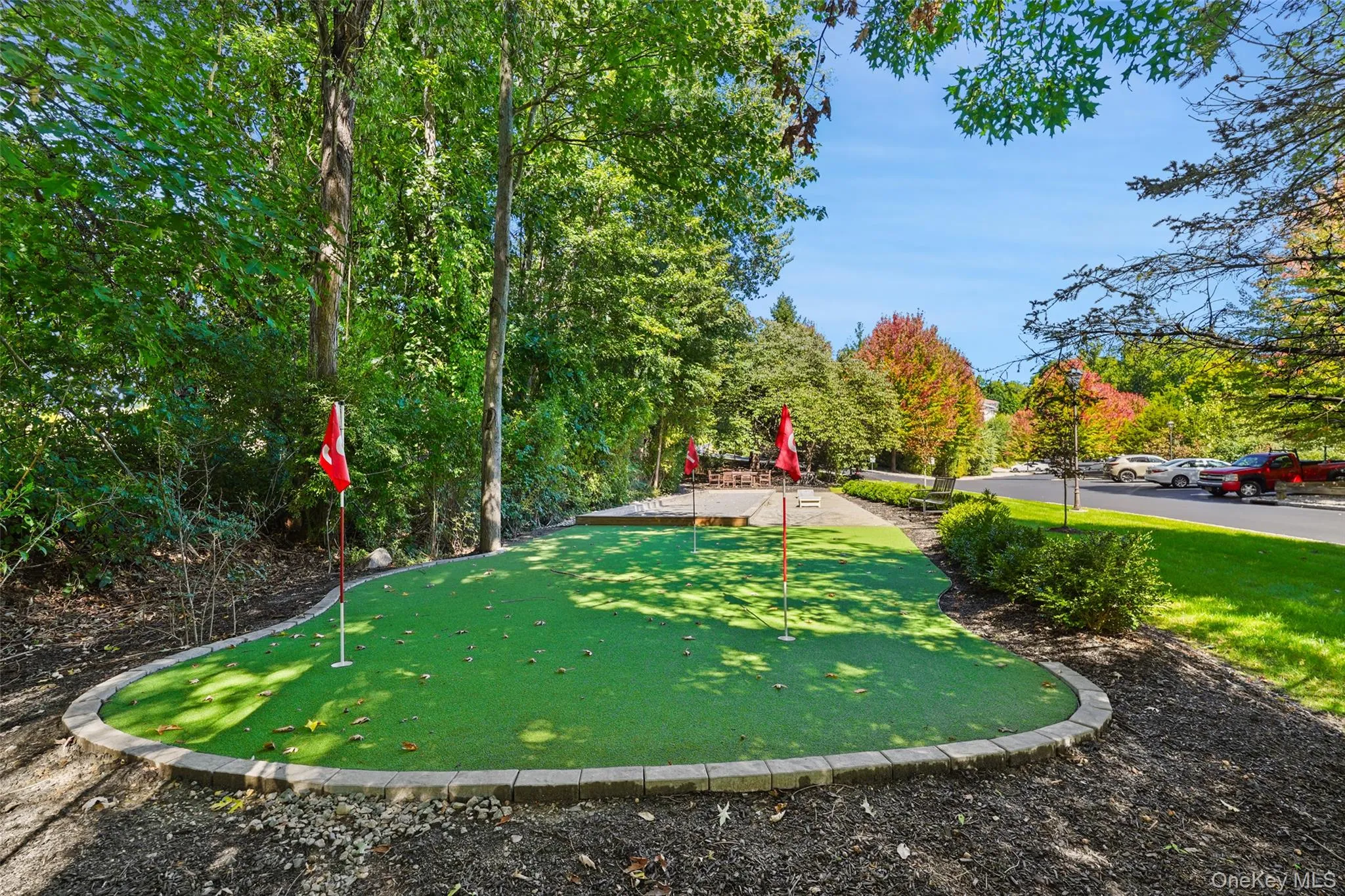 3 hole putting green 3 hole putting green