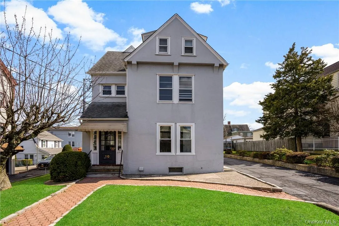 10 Lafayette Street, New Rochelle, NY, 3 Bedrooms Bedrooms, 5 Rooms Rooms,1 BathroomBathrooms,Residential Lease,For Rent,Lafayette,0,1052649 10 Lafayette Street, New Rochelle, NY, 3 Bedrooms Bedrooms, 5 Rooms Rooms,1 BathroomBathrooms,Residential Lease,For Rent,Lafayette,0,1052649