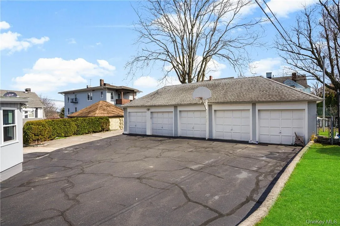 10 Lafayette Street, New Rochelle, NY, 3 Bedrooms Bedrooms, 5 Rooms Rooms,1 BathroomBathrooms,Residential Lease,For Rent,Lafayette,0,1052649 10 Lafayette Street, New Rochelle, NY, 3 Bedrooms Bedrooms, 5 Rooms Rooms,1 BathroomBathrooms,Residential Lease,For Rent,Lafayette,0,1052649