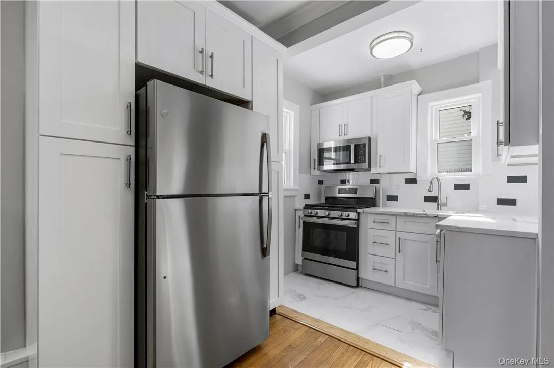 10 Lafayette Street, New Rochelle, NY, 3 Bedrooms Bedrooms, 5 Rooms Rooms,1 BathroomBathrooms,Residential Lease,For Rent,Lafayette,0,1052649 10 Lafayette Street, New Rochelle, NY, 3 Bedrooms Bedrooms, 5 Rooms Rooms,1 BathroomBathrooms,Residential Lease,For Rent,Lafayette,0,1052649