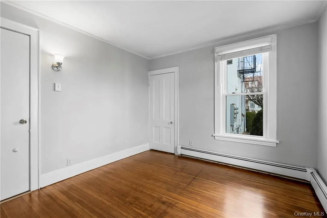 10 Lafayette Street, New Rochelle, NY, 3 Bedrooms Bedrooms, 5 Rooms Rooms,1 BathroomBathrooms,Residential Lease,For Rent,Lafayette,0,1052649 10 Lafayette Street, New Rochelle, NY, 3 Bedrooms Bedrooms, 5 Rooms Rooms,1 BathroomBathrooms,Residential Lease,For Rent,Lafayette,0,1052649
