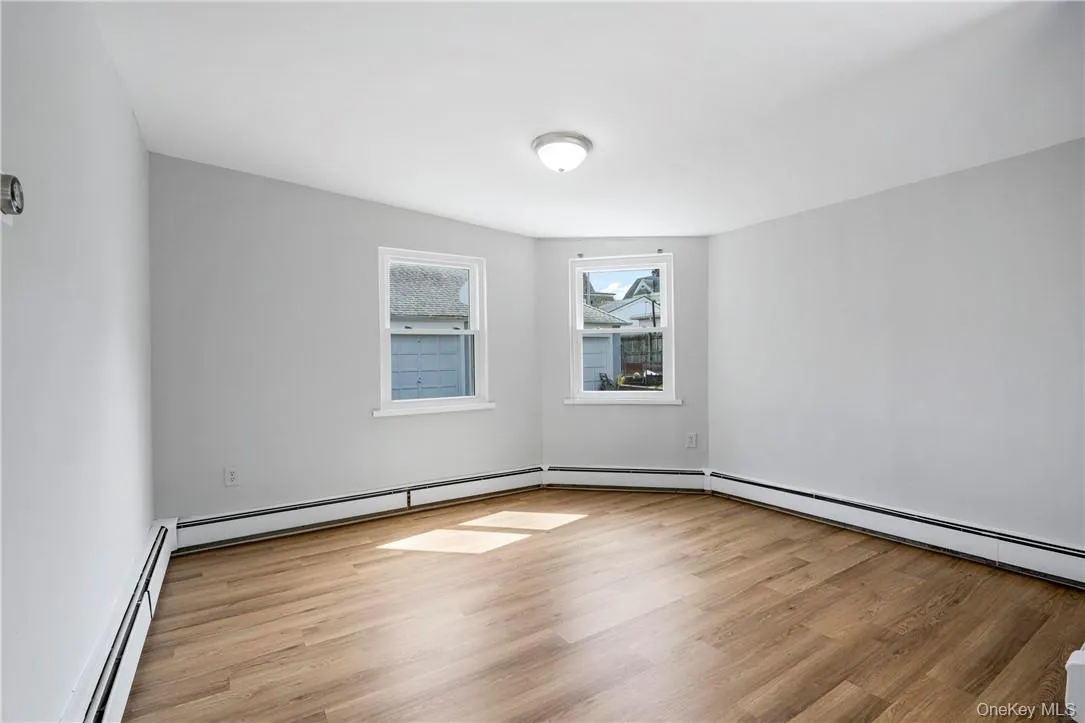 10 Lafayette Street, New Rochelle, NY, 3 Bedrooms Bedrooms, 5 Rooms Rooms,1 BathroomBathrooms,Residential Lease,For Rent,Lafayette,0,1052649 10 Lafayette Street, New Rochelle, NY, 3 Bedrooms Bedrooms, 5 Rooms Rooms,1 BathroomBathrooms,Residential Lease,For Rent,Lafayette,0,1052649