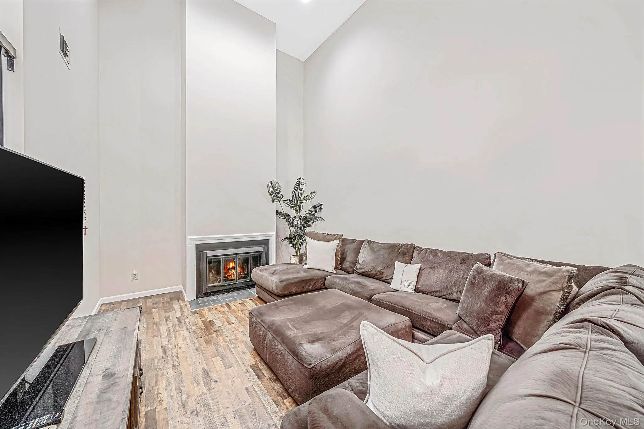 133 Southgate Drive, Oyster Bay, NY, 3 Bedrooms Bedrooms, 8 Rooms Rooms,2 BathroomsBathrooms,Residential,For Rent,Southgate,0,1052652 133 Southgate Drive, Oyster Bay, NY, 3 Bedrooms Bedrooms, 8 Rooms Rooms,2 BathroomsBathrooms,Residential,For Rent,Southgate,0,1052652