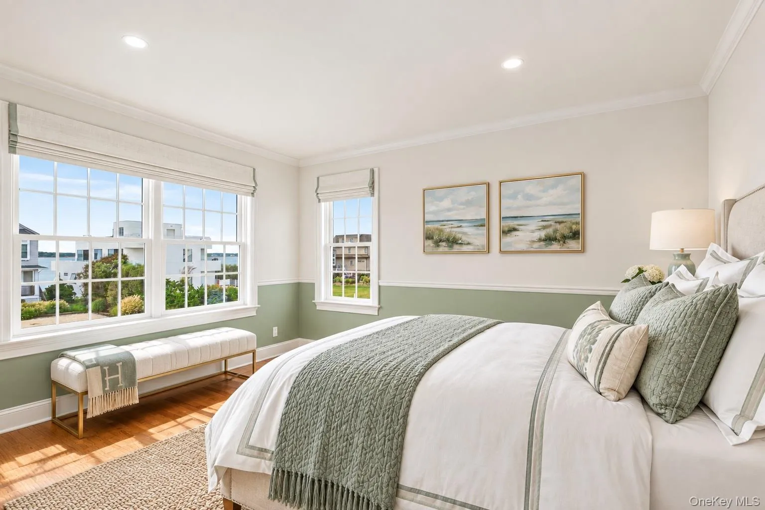 Guest bedrooms enjoy beautiful views Guest bedrooms enjoy beautiful views