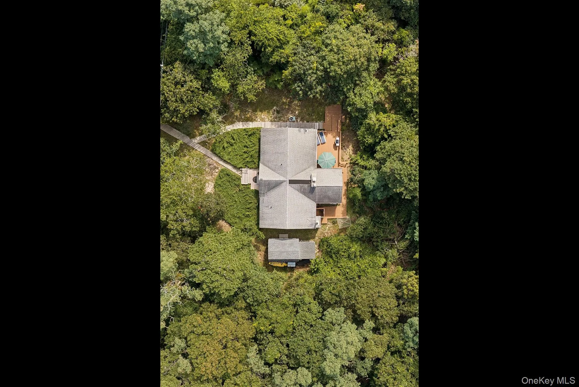 6 Surf Drive, East Hampton, New York 11930