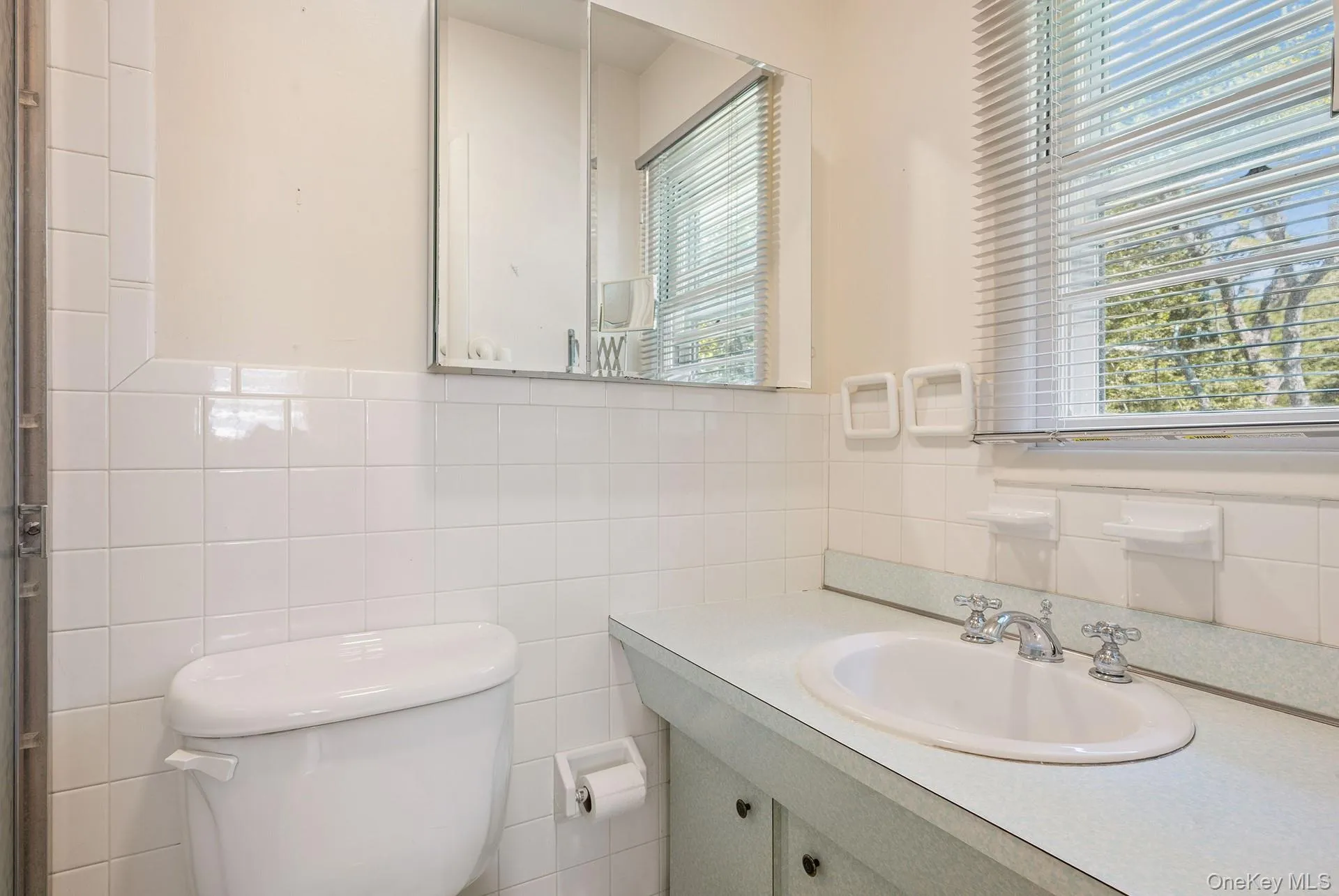 6 Surf Drive, East Hampton, New York 11930