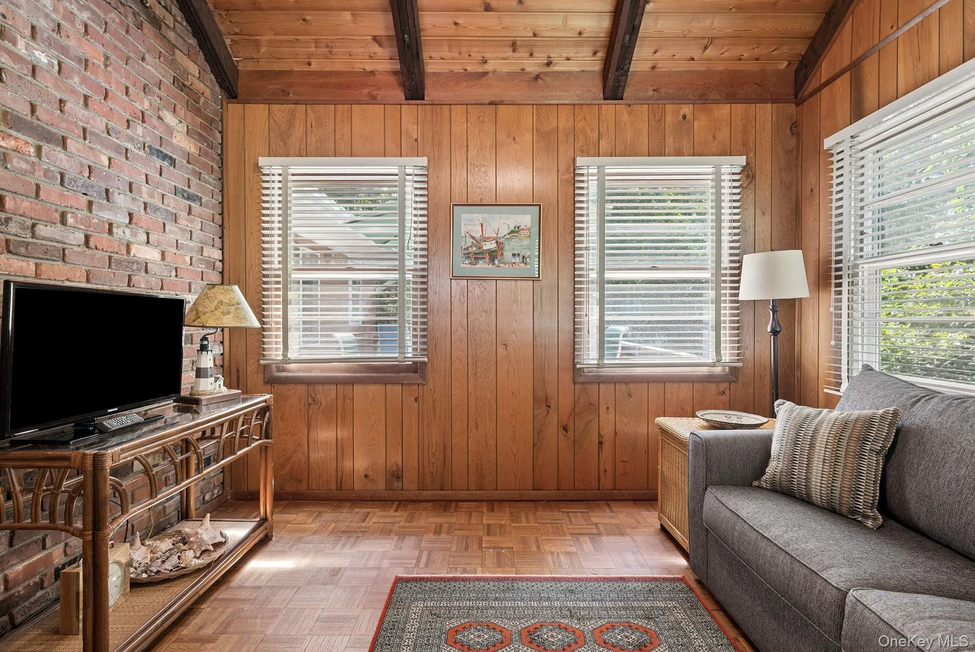 6 Surf Drive, East Hampton, New York 11930