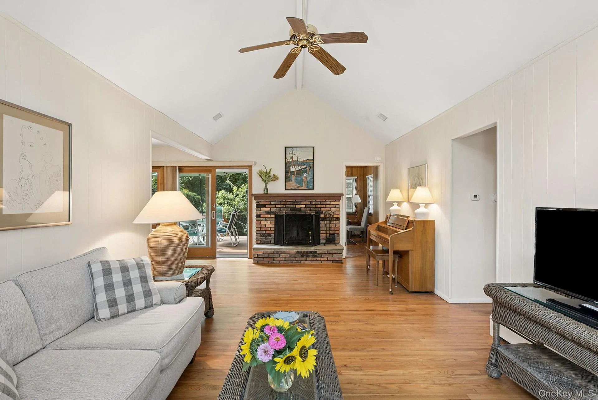 6 Surf Drive, East Hampton, New York 11930