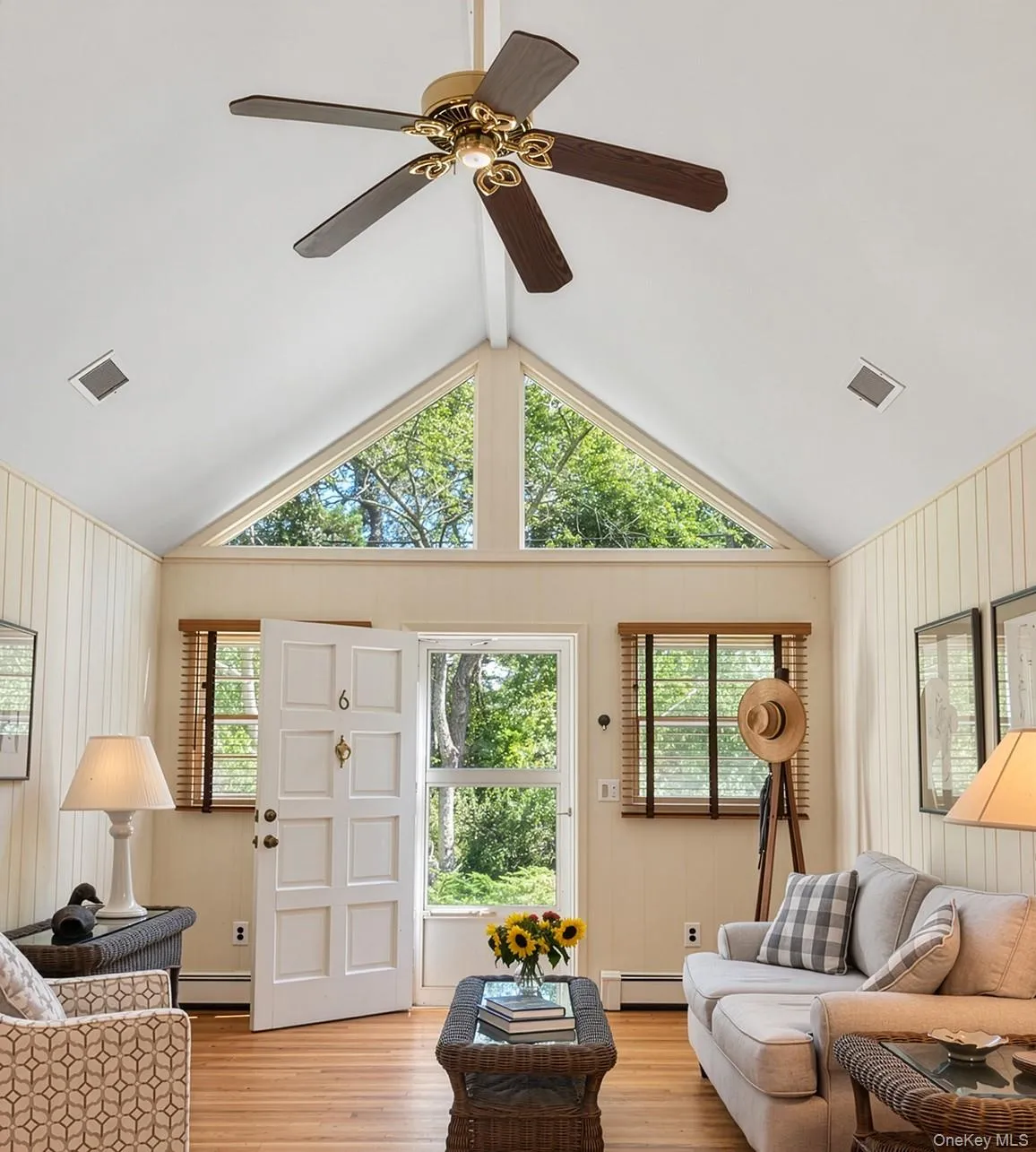 6 Surf Drive, East Hampton, New York 11930