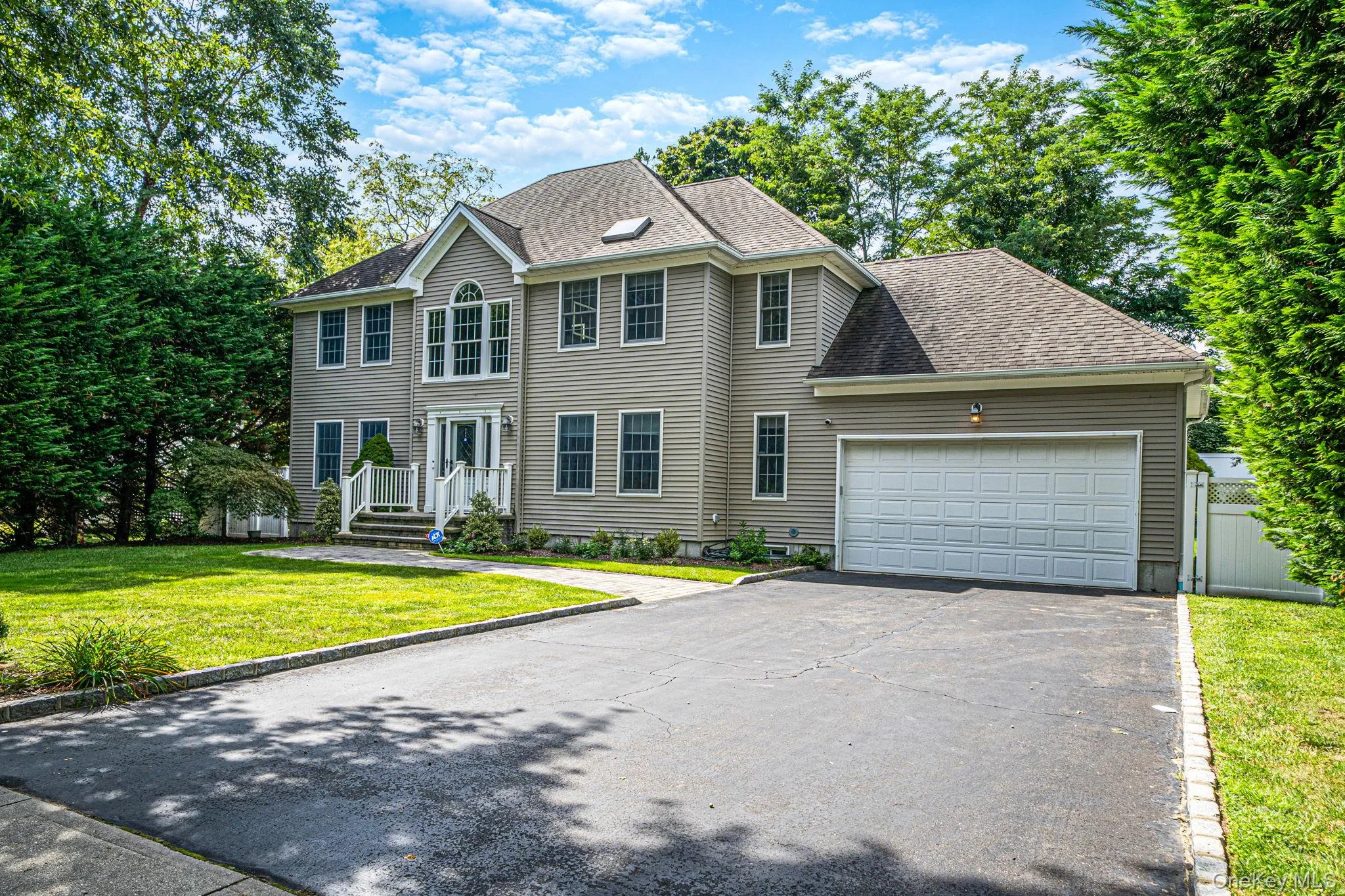 9 Franciscan Lane, Smithtown, NY, 4 Bedrooms Bedrooms, 8 Rooms Rooms,2 BathroomsBathrooms,Residential,For Rent,Franciscan,0,1052663 9 Franciscan Lane, Smithtown, NY, 4 Bedrooms Bedrooms, 8 Rooms Rooms,2 BathroomsBathrooms,Residential,For Rent,Franciscan,0,1052663