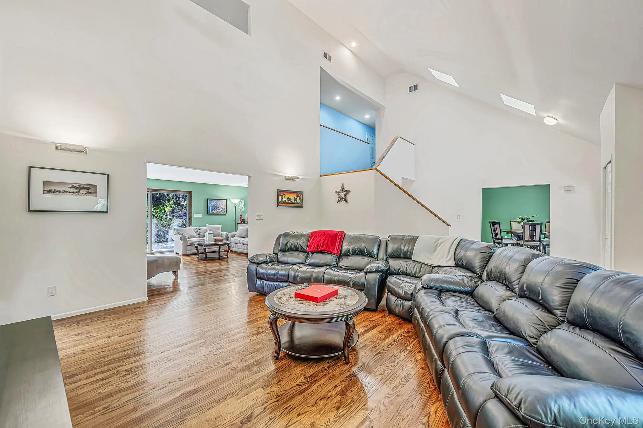 4 Kroft Court, Huntington, NY, 5 Bedrooms Bedrooms, 9 Rooms Rooms,2 BathroomsBathrooms,Residential,For Rent,Kroft,0,1052664 4 Kroft Court, Huntington, NY, 5 Bedrooms Bedrooms, 9 Rooms Rooms,2 BathroomsBathrooms,Residential,For Rent,Kroft,0,1052664