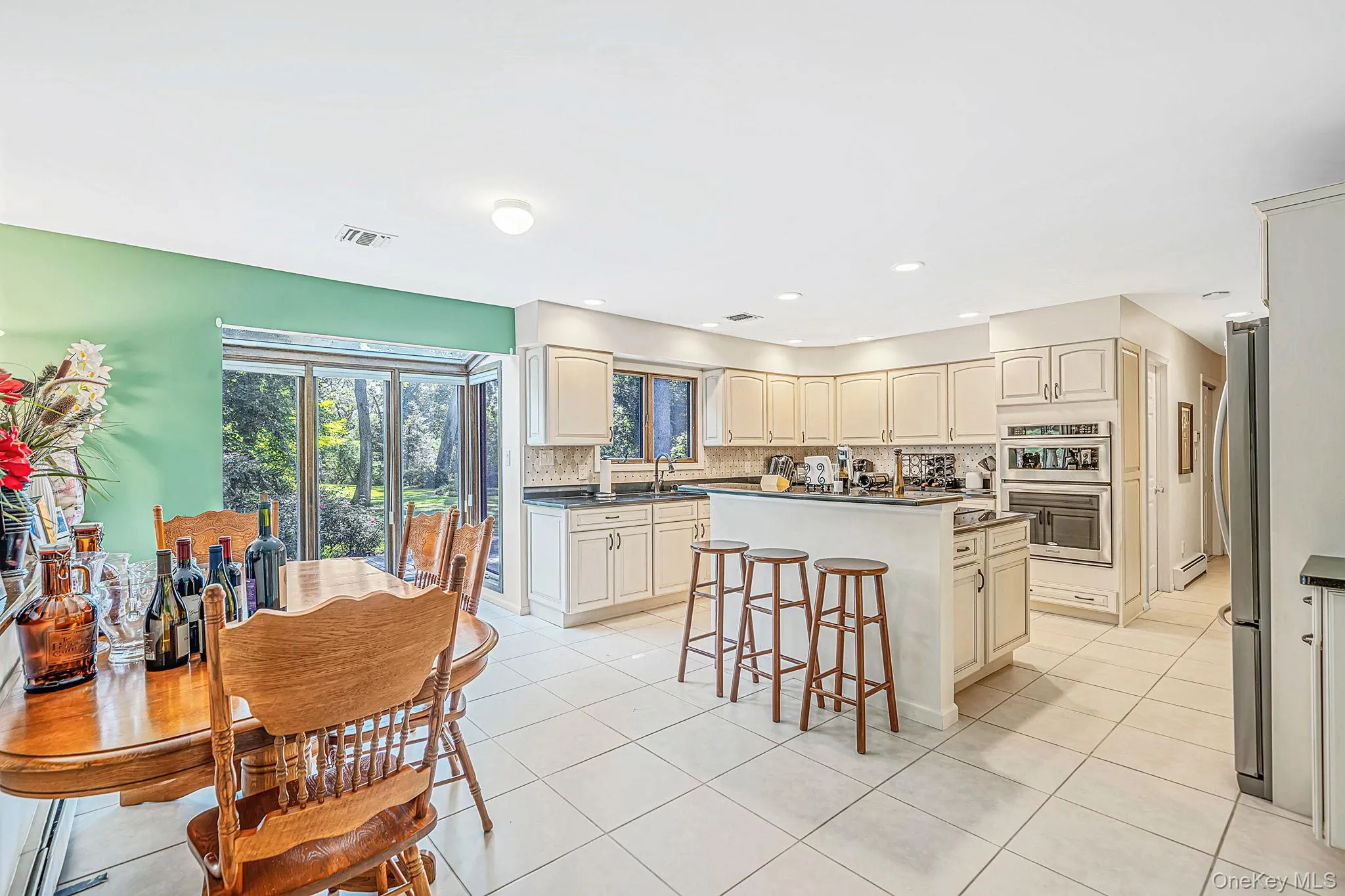 4 Kroft Court, Huntington, NY, 5 Bedrooms Bedrooms, 9 Rooms Rooms,2 BathroomsBathrooms,Residential,For Rent,Kroft,0,1052664 4 Kroft Court, Huntington, NY, 5 Bedrooms Bedrooms, 9 Rooms Rooms,2 BathroomsBathrooms,Residential,For Rent,Kroft,0,1052664