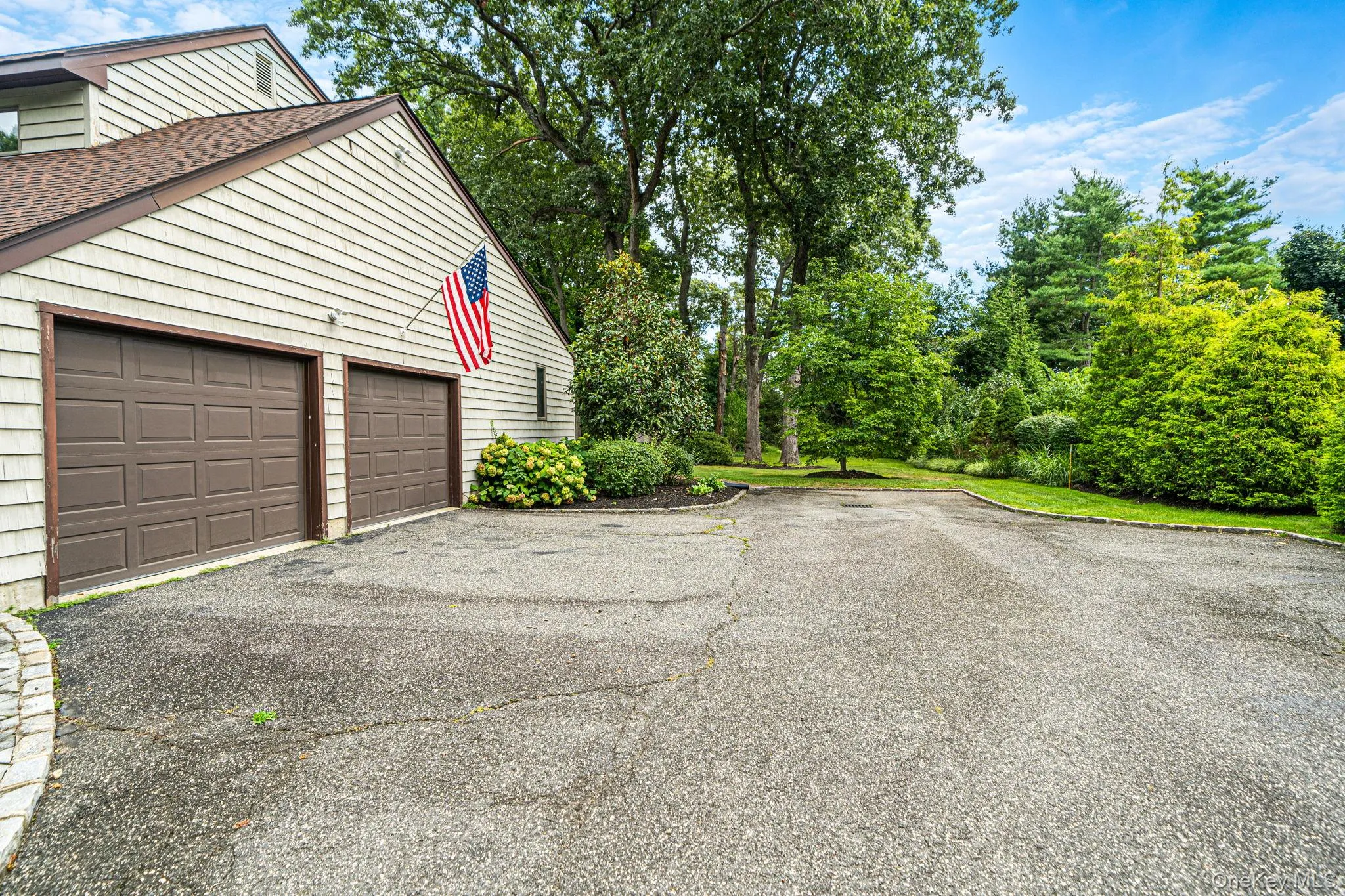 4 Kroft Court, Huntington, NY, 5 Bedrooms Bedrooms, 9 Rooms Rooms,2 BathroomsBathrooms,Residential,For Rent,Kroft,0,1052664 4 Kroft Court, Huntington, NY, 5 Bedrooms Bedrooms, 9 Rooms Rooms,2 BathroomsBathrooms,Residential,For Rent,Kroft,0,1052664