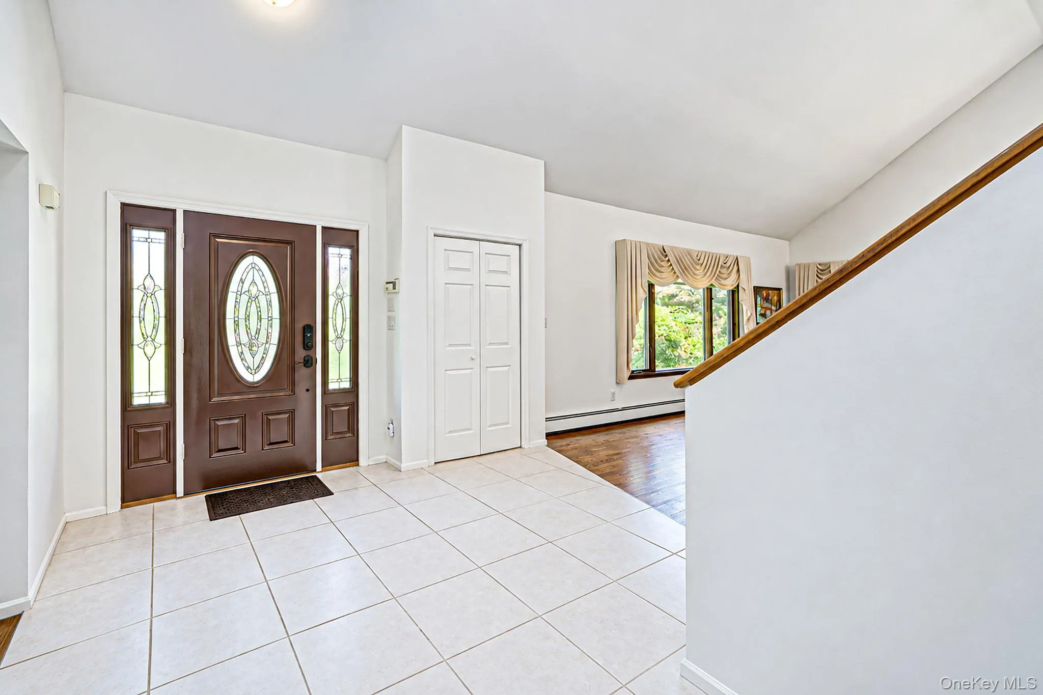 4 Kroft Court, Huntington, NY, 5 Bedrooms Bedrooms, 9 Rooms Rooms,2 BathroomsBathrooms,Residential,For Rent,Kroft,0,1052664 4 Kroft Court, Huntington, NY, 5 Bedrooms Bedrooms, 9 Rooms Rooms,2 BathroomsBathrooms,Residential,For Rent,Kroft,0,1052664