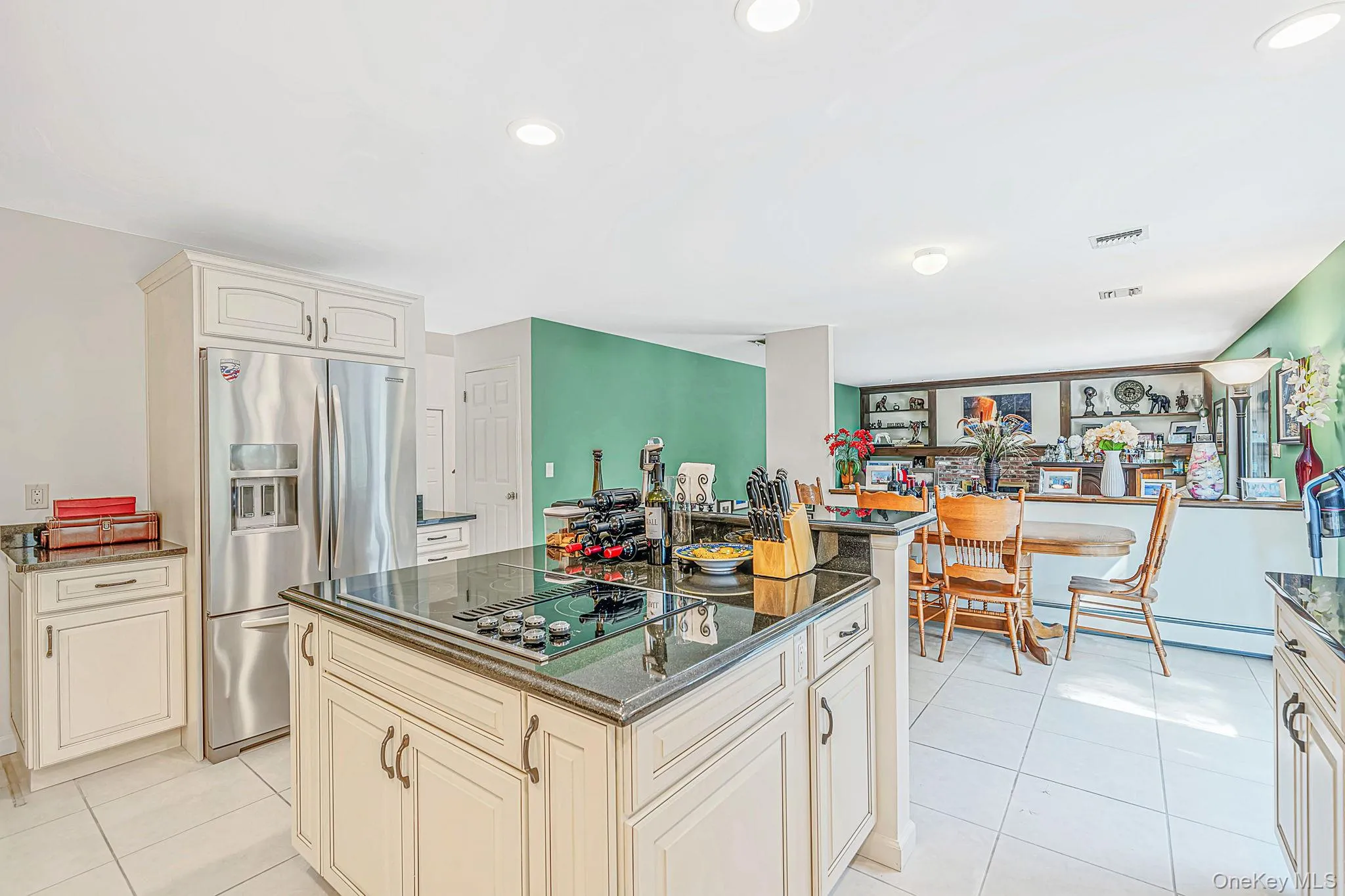 4 Kroft Court, Huntington, NY, 5 Bedrooms Bedrooms, 9 Rooms Rooms,2 BathroomsBathrooms,Residential,For Rent,Kroft,0,1052664 4 Kroft Court, Huntington, NY, 5 Bedrooms Bedrooms, 9 Rooms Rooms,2 BathroomsBathrooms,Residential,For Rent,Kroft,0,1052664
