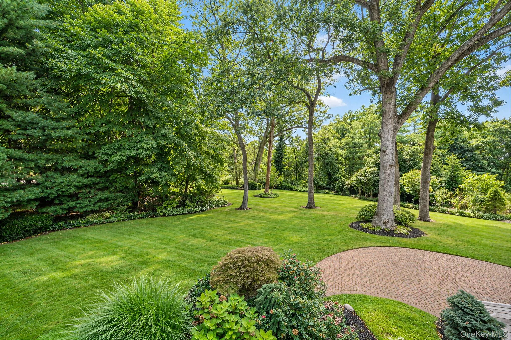 4 Kroft Court, Huntington, NY, 5 Bedrooms Bedrooms, 9 Rooms Rooms,2 BathroomsBathrooms,Residential,For Rent,Kroft,0,1052664 4 Kroft Court, Huntington, NY, 5 Bedrooms Bedrooms, 9 Rooms Rooms,2 BathroomsBathrooms,Residential,For Rent,Kroft,0,1052664