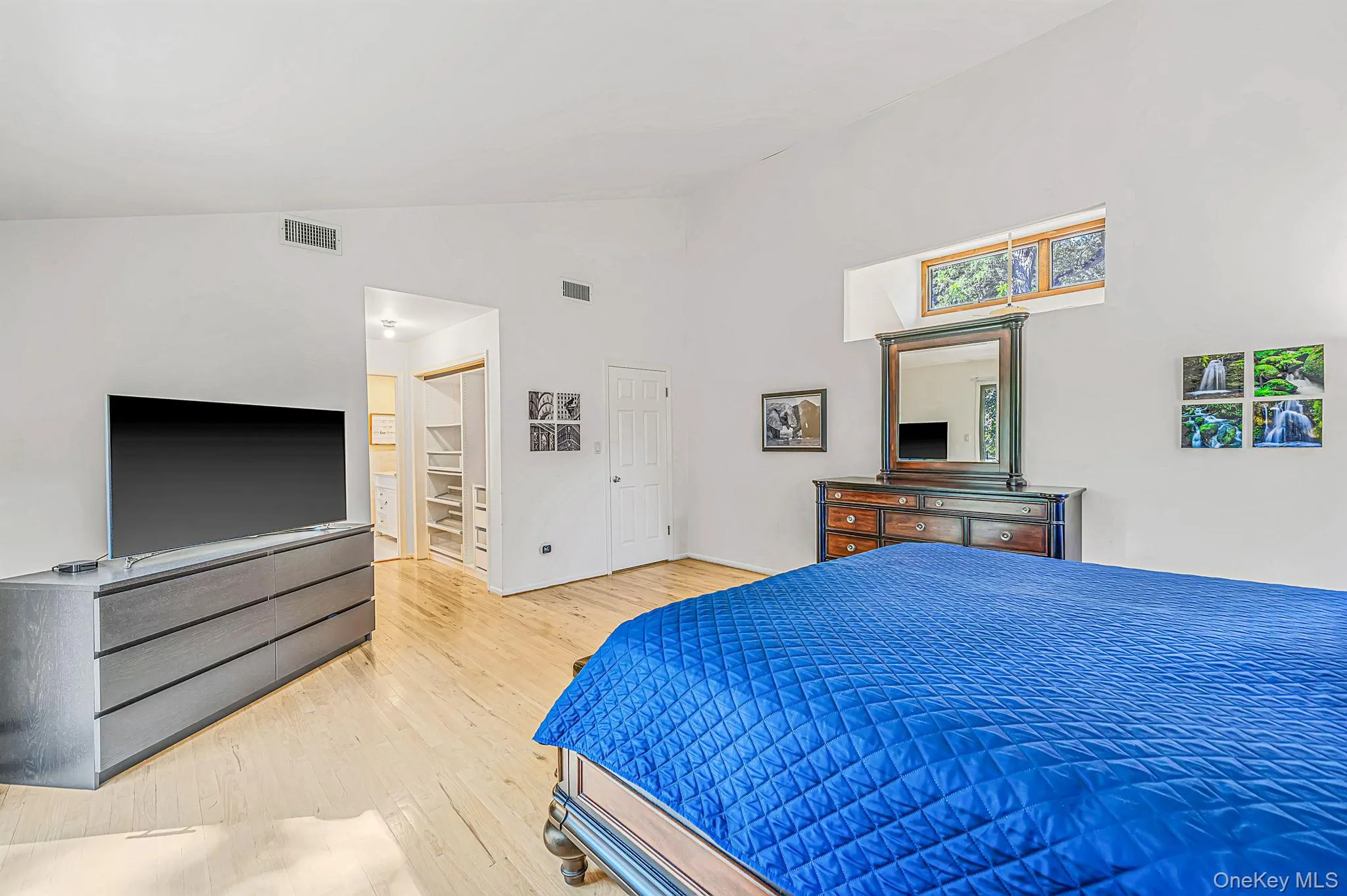 4 Kroft Court, Huntington, NY, 5 Bedrooms Bedrooms, 9 Rooms Rooms,2 BathroomsBathrooms,Residential,For Rent,Kroft,0,1052664 4 Kroft Court, Huntington, NY, 5 Bedrooms Bedrooms, 9 Rooms Rooms,2 BathroomsBathrooms,Residential,For Rent,Kroft,0,1052664