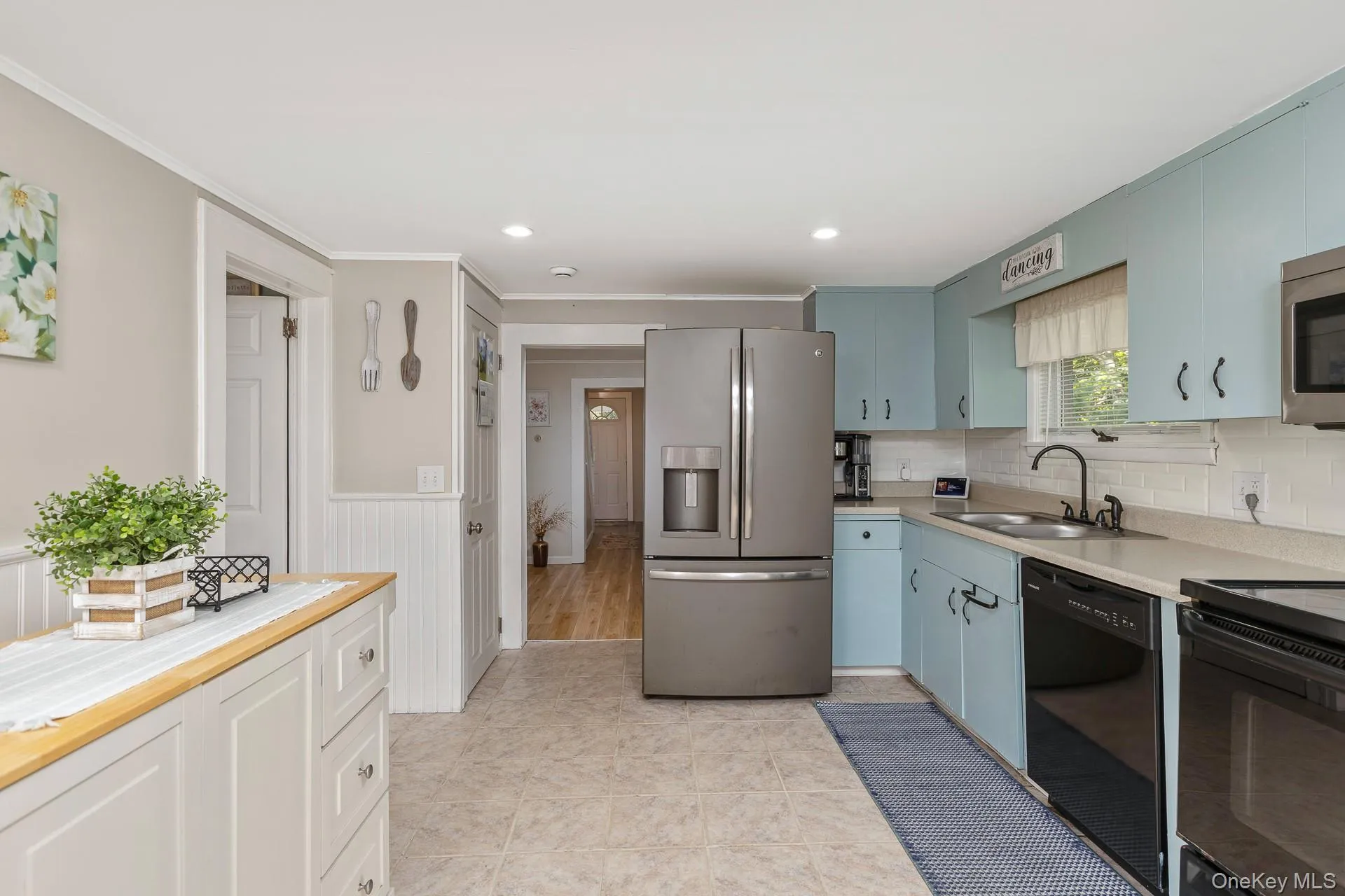 455 Montauk Highway, Southampton, NY, 2 Bedrooms Bedrooms, 7 Rooms Rooms,2 BathroomsBathrooms,Residential,For Rent,Montauk,0,1052668 455 Montauk Highway, Southampton, NY, 2 Bedrooms Bedrooms, 7 Rooms Rooms,2 BathroomsBathrooms,Residential,For Rent,Montauk,0,1052668
