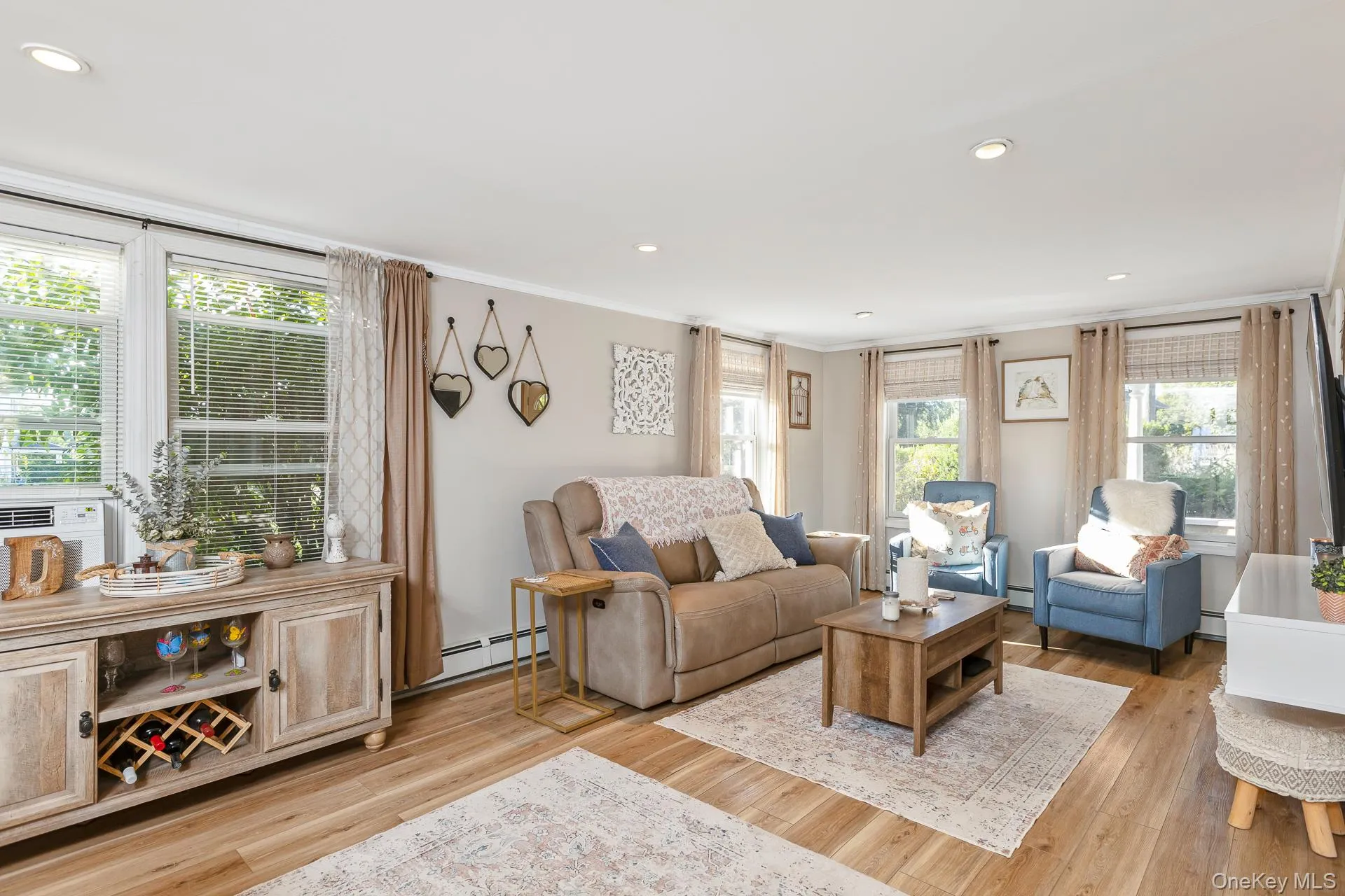 455 Montauk Highway, Southampton, NY, 2 Bedrooms Bedrooms, 7 Rooms Rooms,2 BathroomsBathrooms,Residential,For Rent,Montauk,0,1052668 455 Montauk Highway, Southampton, NY, 2 Bedrooms Bedrooms, 7 Rooms Rooms,2 BathroomsBathrooms,Residential,For Rent,Montauk,0,1052668