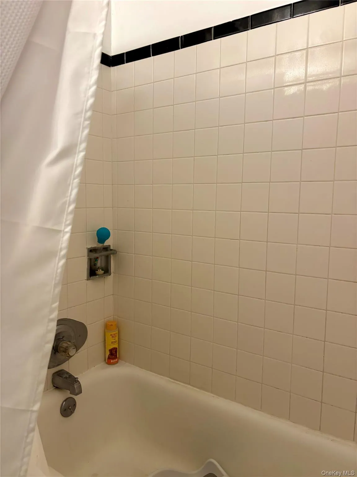 275 4th Avenue, Smithtown, NY, 2 Bedroom Bedrooms, 5 Room Rooms,1 BathroomBathrooms,Residential Lease,For Rent,4th,0,1052684 275 4th Avenue, Smithtown, NY, 2 Bedroom Bedrooms, 5 Room Rooms,1 BathroomBathrooms,Residential Lease,For Rent,4th,0,1052684