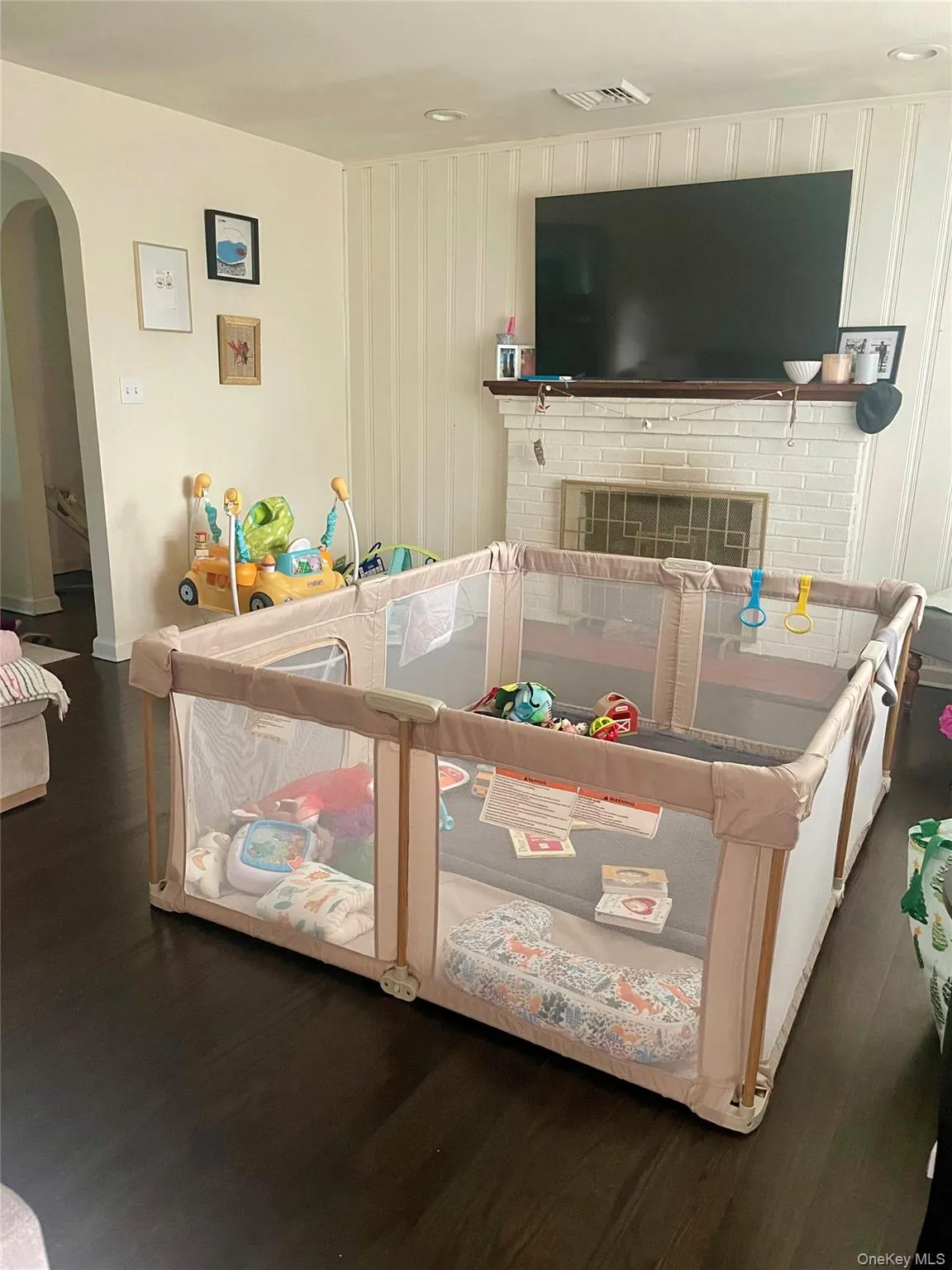 275 4th Avenue, Smithtown, NY, 2 Bedroom Bedrooms, 5 Room Rooms,1 BathroomBathrooms,Residential Lease,For Rent,4th,0,1052684 275 4th Avenue, Smithtown, NY, 2 Bedroom Bedrooms, 5 Room Rooms,1 BathroomBathrooms,Residential Lease,For Rent,4th,0,1052684
