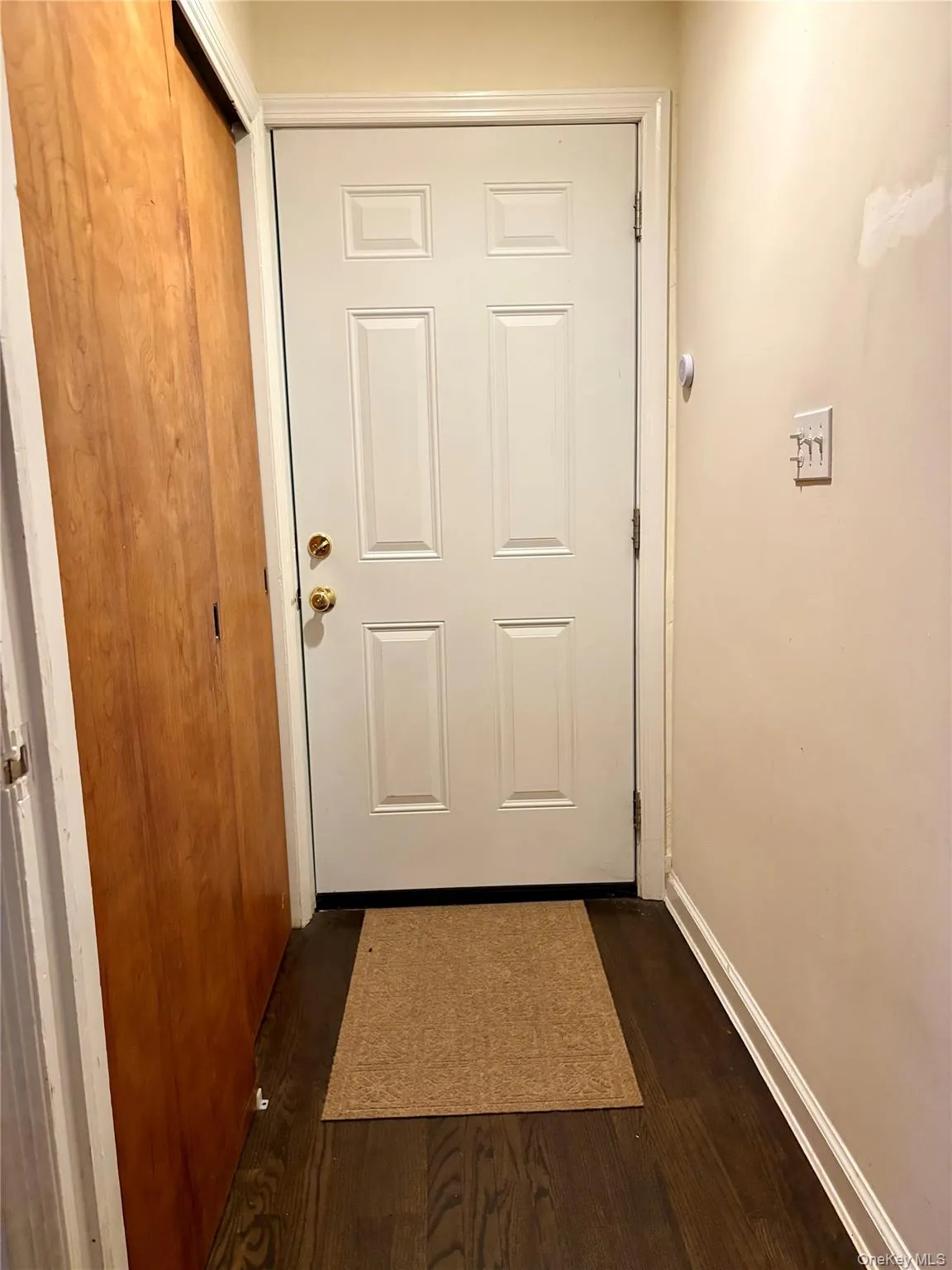 275 4th Avenue, Smithtown, NY, 2 Bedroom Bedrooms, 5 Room Rooms,1 BathroomBathrooms,Residential Lease,For Rent,4th,0,1052684 275 4th Avenue, Smithtown, NY, 2 Bedroom Bedrooms, 5 Room Rooms,1 BathroomBathrooms,Residential Lease,For Rent,4th,0,1052684
