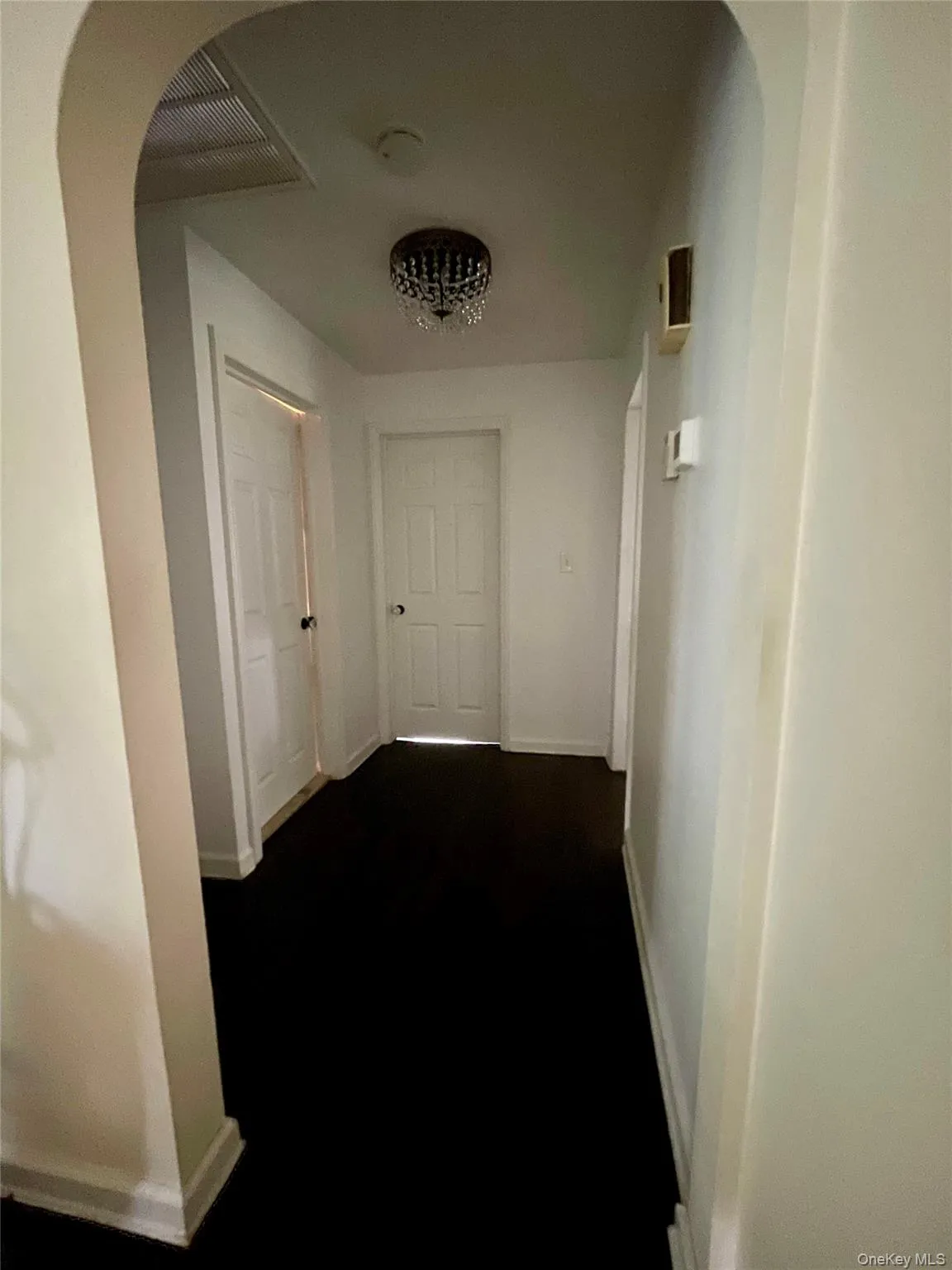 275 4th Avenue, Smithtown, NY, 2 Bedroom Bedrooms, 5 Room Rooms,1 BathroomBathrooms,Residential Lease,For Rent,4th,0,1052684 275 4th Avenue, Smithtown, NY, 2 Bedroom Bedrooms, 5 Room Rooms,1 BathroomBathrooms,Residential Lease,For Rent,4th,0,1052684