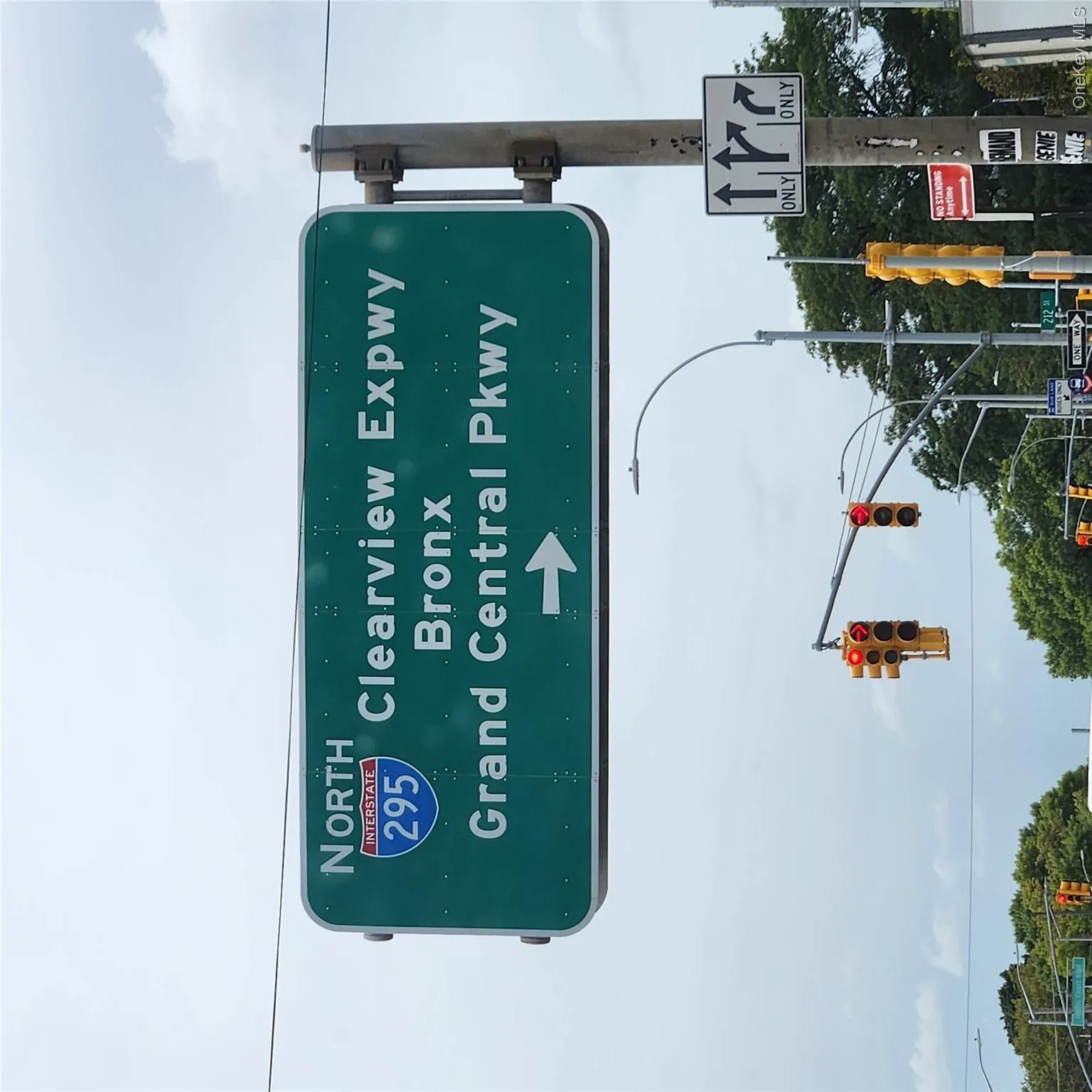 Minutes to Clearview Exp w/easy access to Major highways Minutes to Clearview Exp w/easy access to Major highways