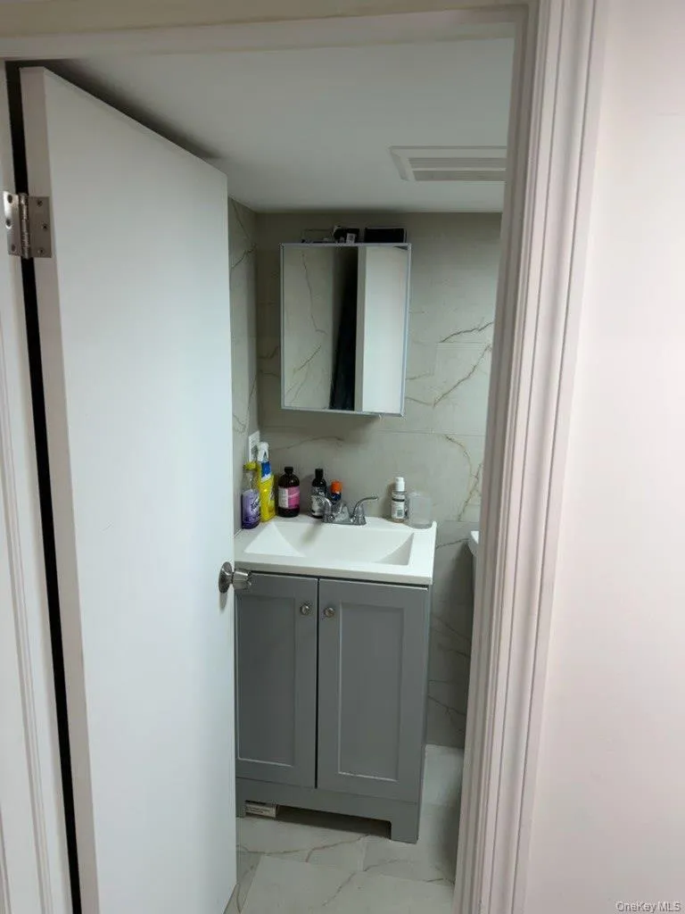 2760 Bainbridge Avenue, New York, NY, 2 Room Rooms,1 BathroomBathrooms,Residential Lease,For Rent,Bainbridge,0,1052702 2760 Bainbridge Avenue, New York, NY, 2 Room Rooms,1 BathroomBathrooms,Residential Lease,For Rent,Bainbridge,0,1052702