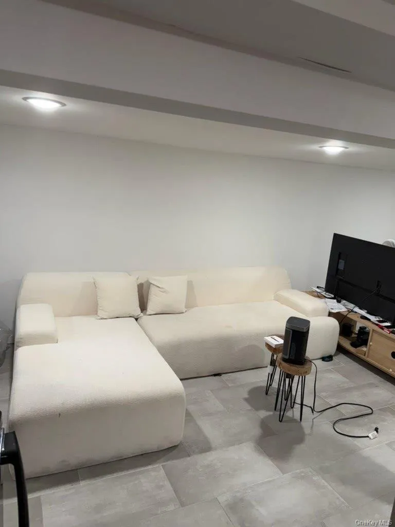 2760 Bainbridge Avenue, New York, NY, 2 Room Rooms,1 BathroomBathrooms,Residential Lease,For Rent,Bainbridge,0,1052702 2760 Bainbridge Avenue, New York, NY, 2 Room Rooms,1 BathroomBathrooms,Residential Lease,For Rent,Bainbridge,0,1052702