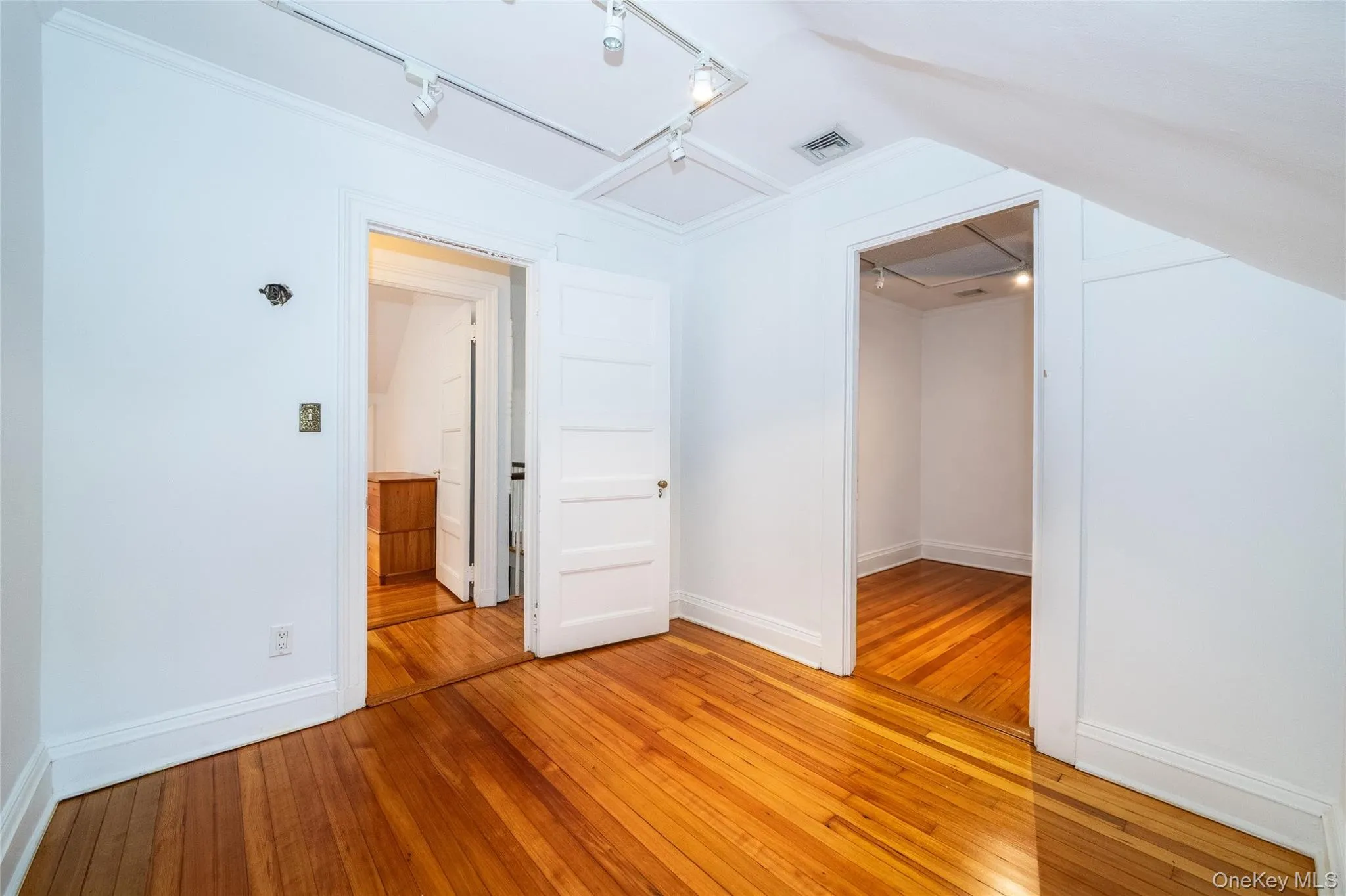 209 Beechmont Drive, New Rochelle, NY, 5 Bedrooms Bedrooms, 10 Rooms Rooms,4 BathroomsBathrooms,Residential,For Rent,Beechmont,0,1052711 209 Beechmont Drive, New Rochelle, NY, 5 Bedrooms Bedrooms, 10 Rooms Rooms,4 BathroomsBathrooms,Residential,For Rent,Beechmont,0,1052711