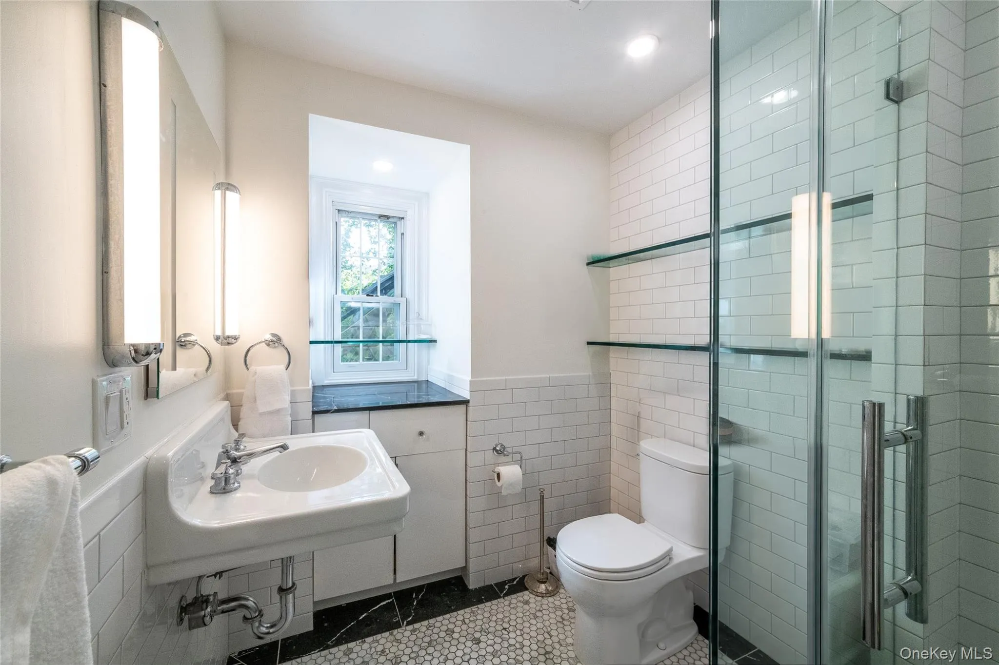 209 Beechmont Drive, New Rochelle, NY, 5 Bedrooms Bedrooms, 10 Rooms Rooms,4 BathroomsBathrooms,Residential,For Rent,Beechmont,0,1052711 209 Beechmont Drive, New Rochelle, NY, 5 Bedrooms Bedrooms, 10 Rooms Rooms,4 BathroomsBathrooms,Residential,For Rent,Beechmont,0,1052711